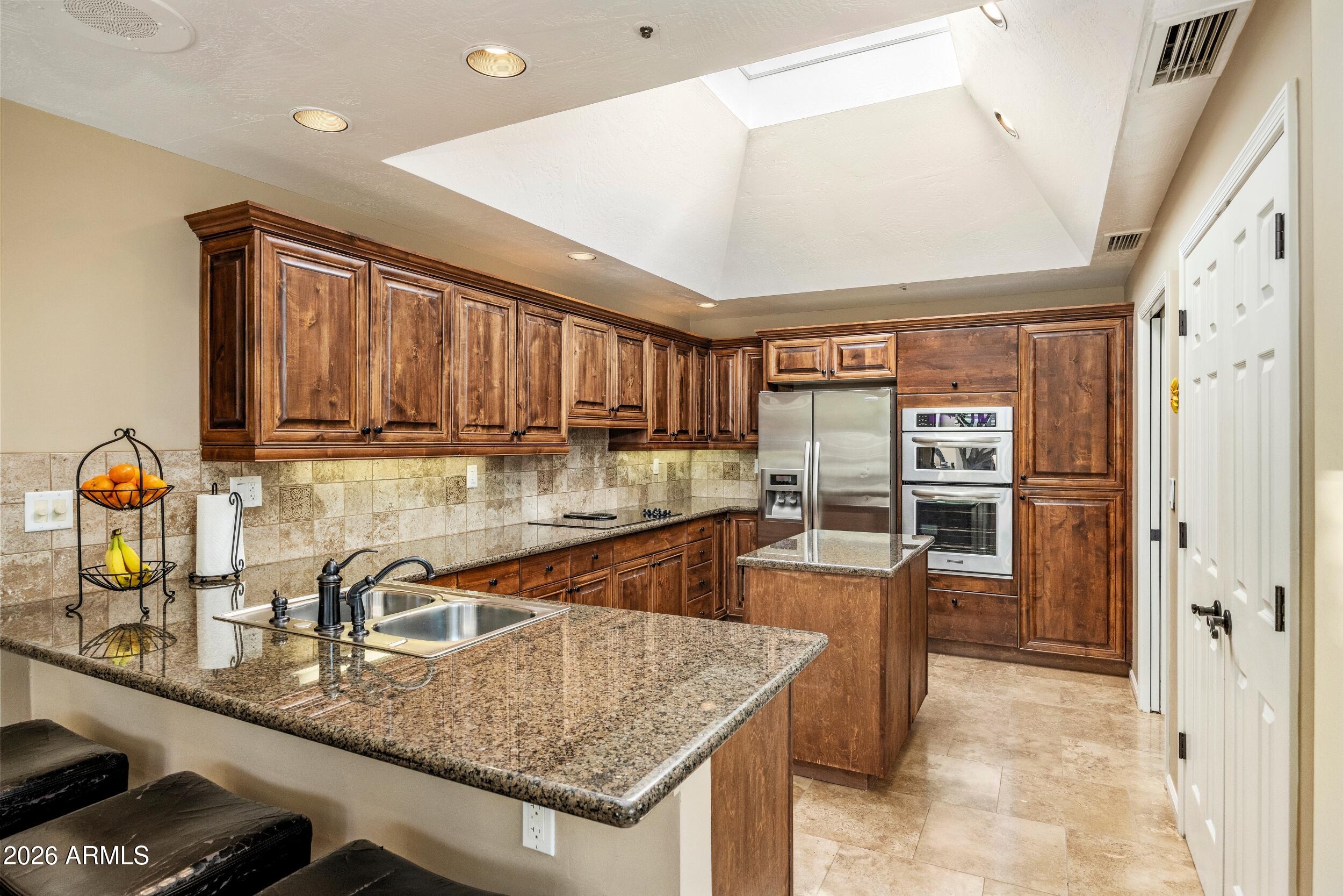 8550 E VISTA BONITA Drive