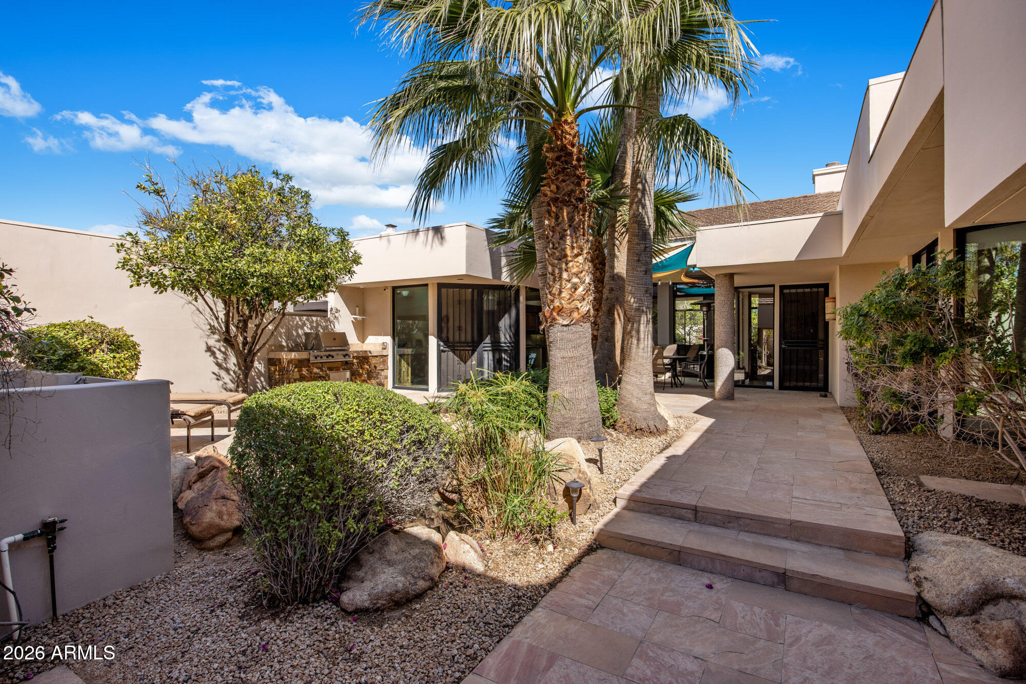 8550 E VISTA BONITA Drive