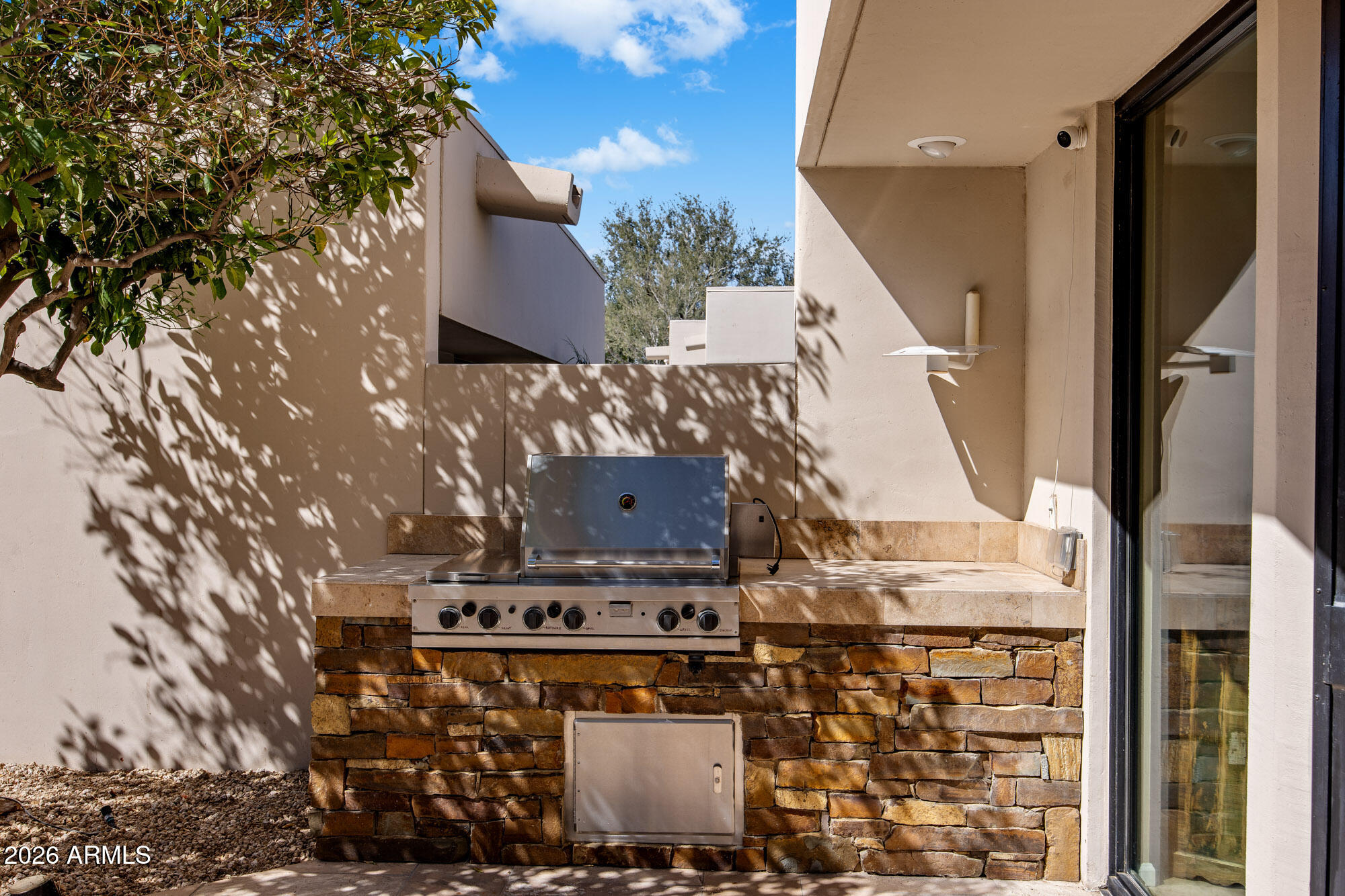8550 E VISTA BONITA Drive
