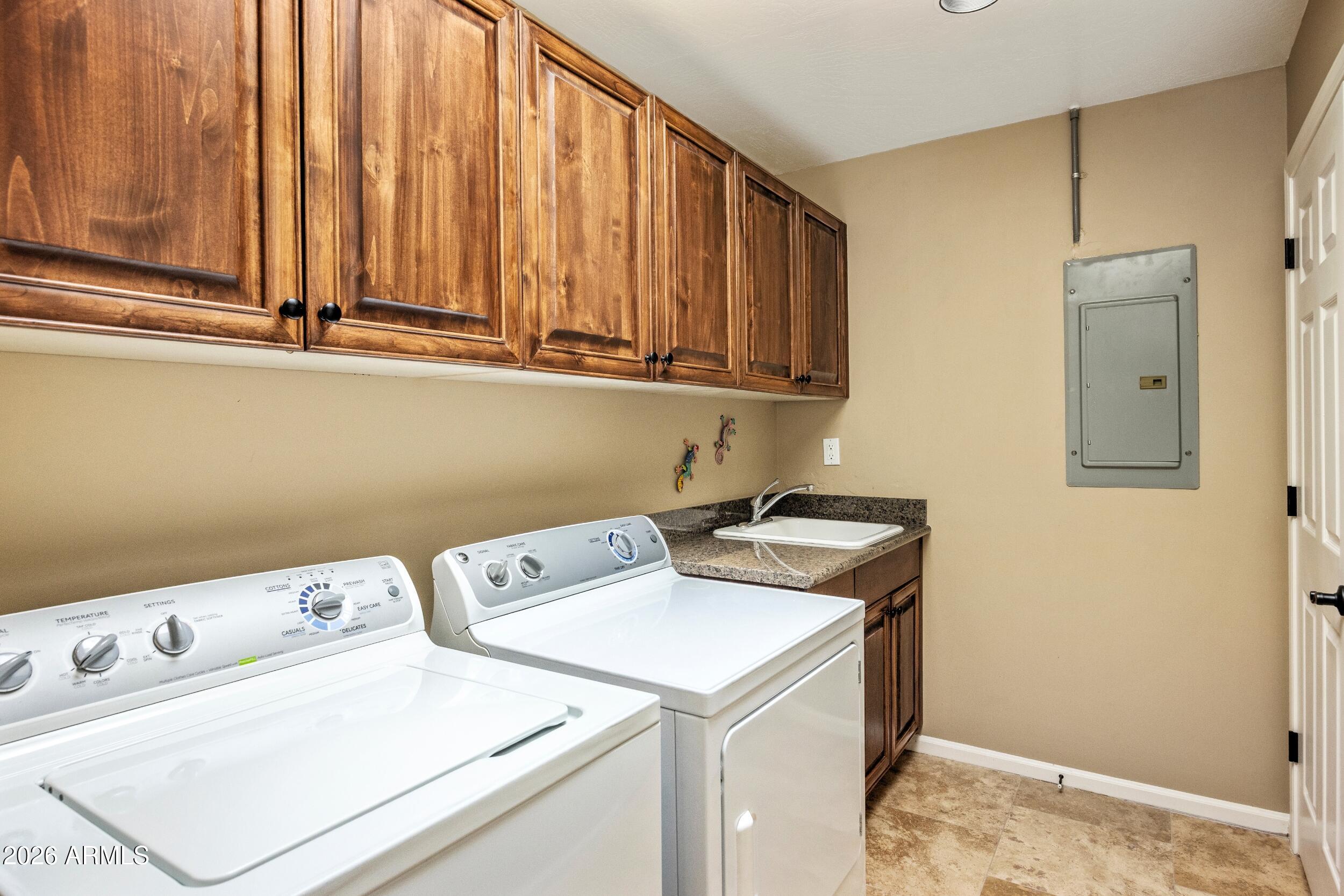8550 E VISTA BONITA Drive
