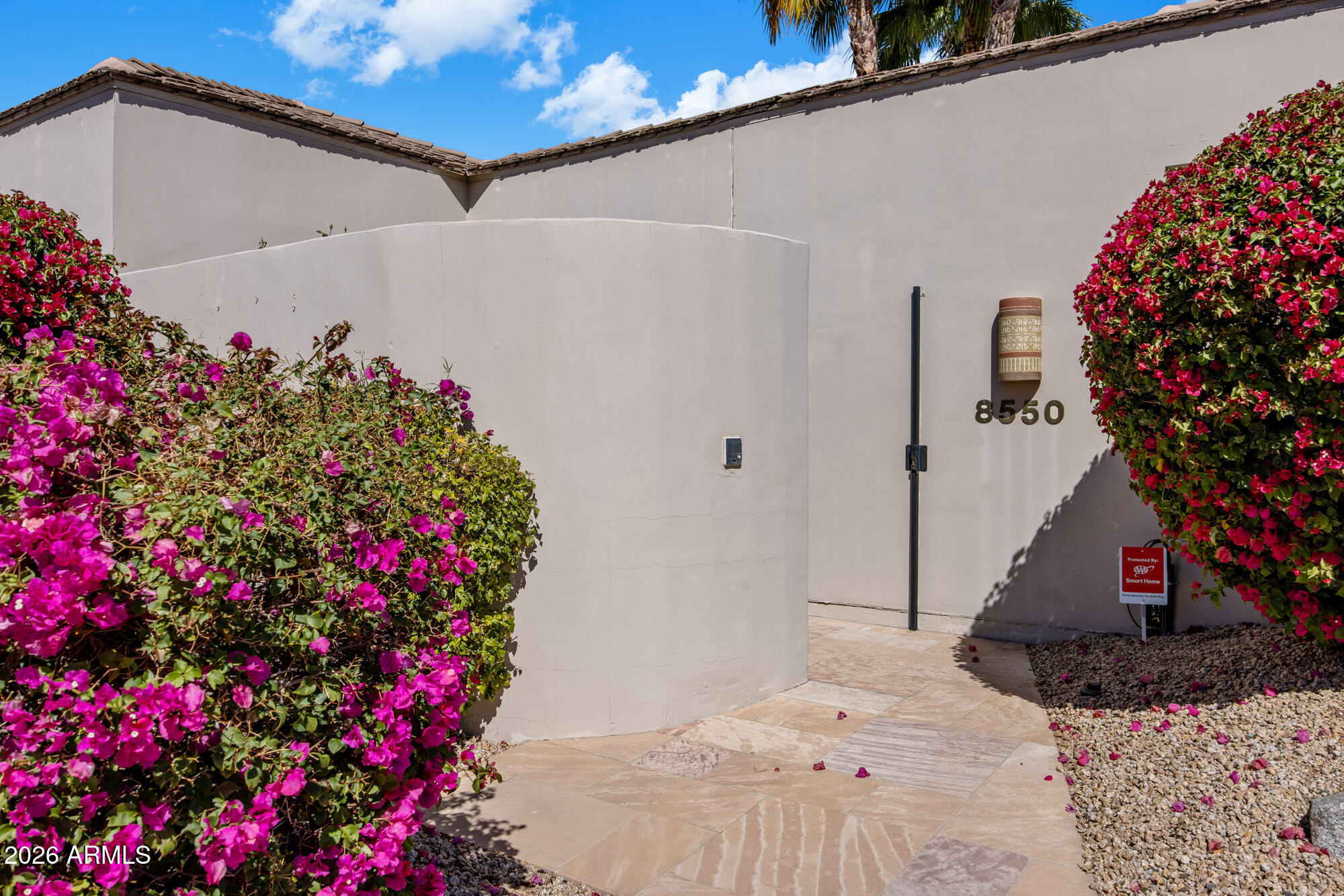 8550 E VISTA BONITA Drive