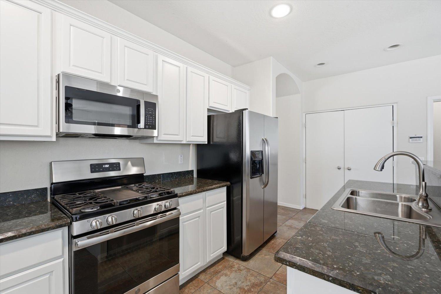 1423 S Newberry Lane