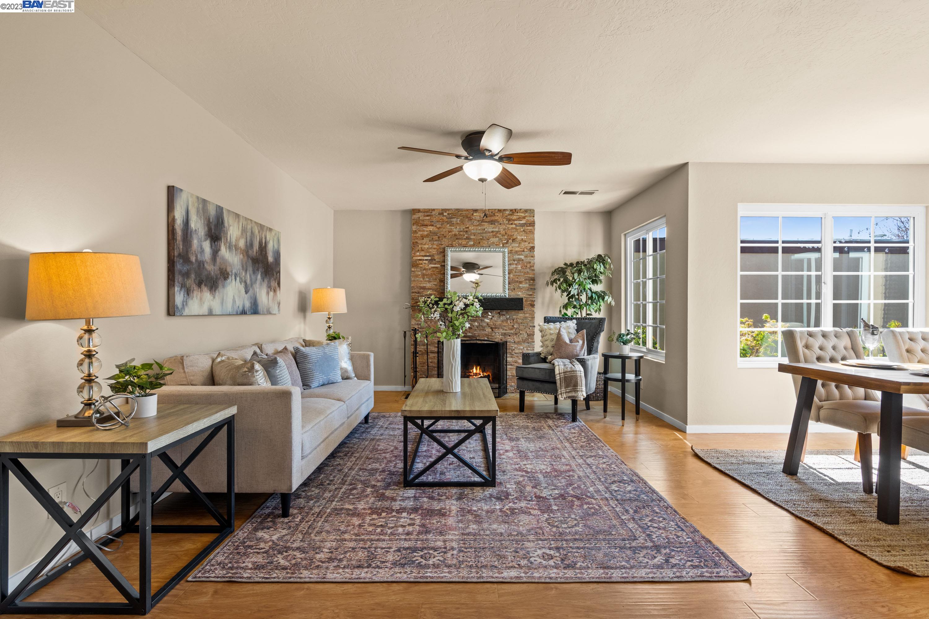 5563 Tait Ct