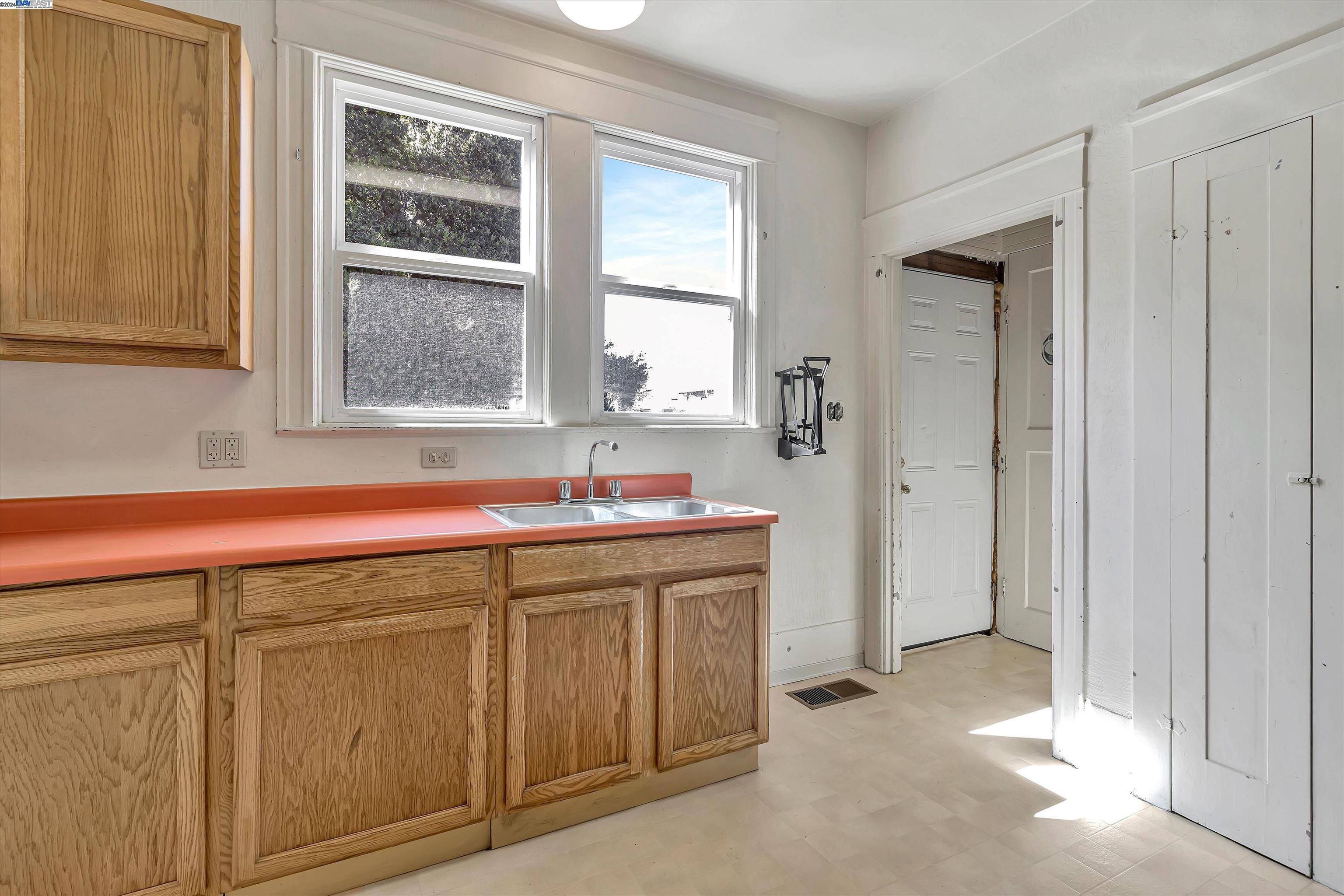 308 Lincoln Ave
