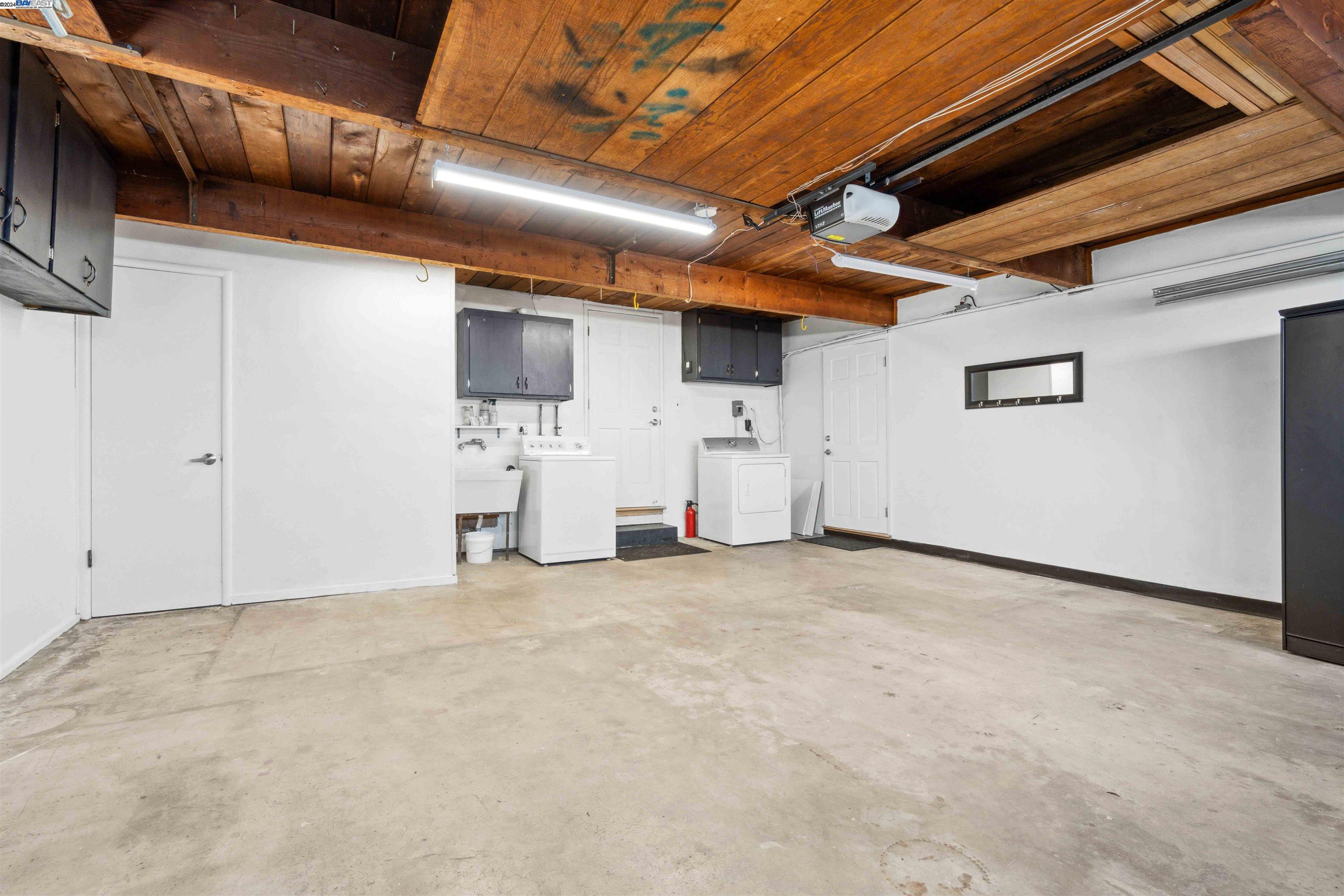 2043 Polk Ave