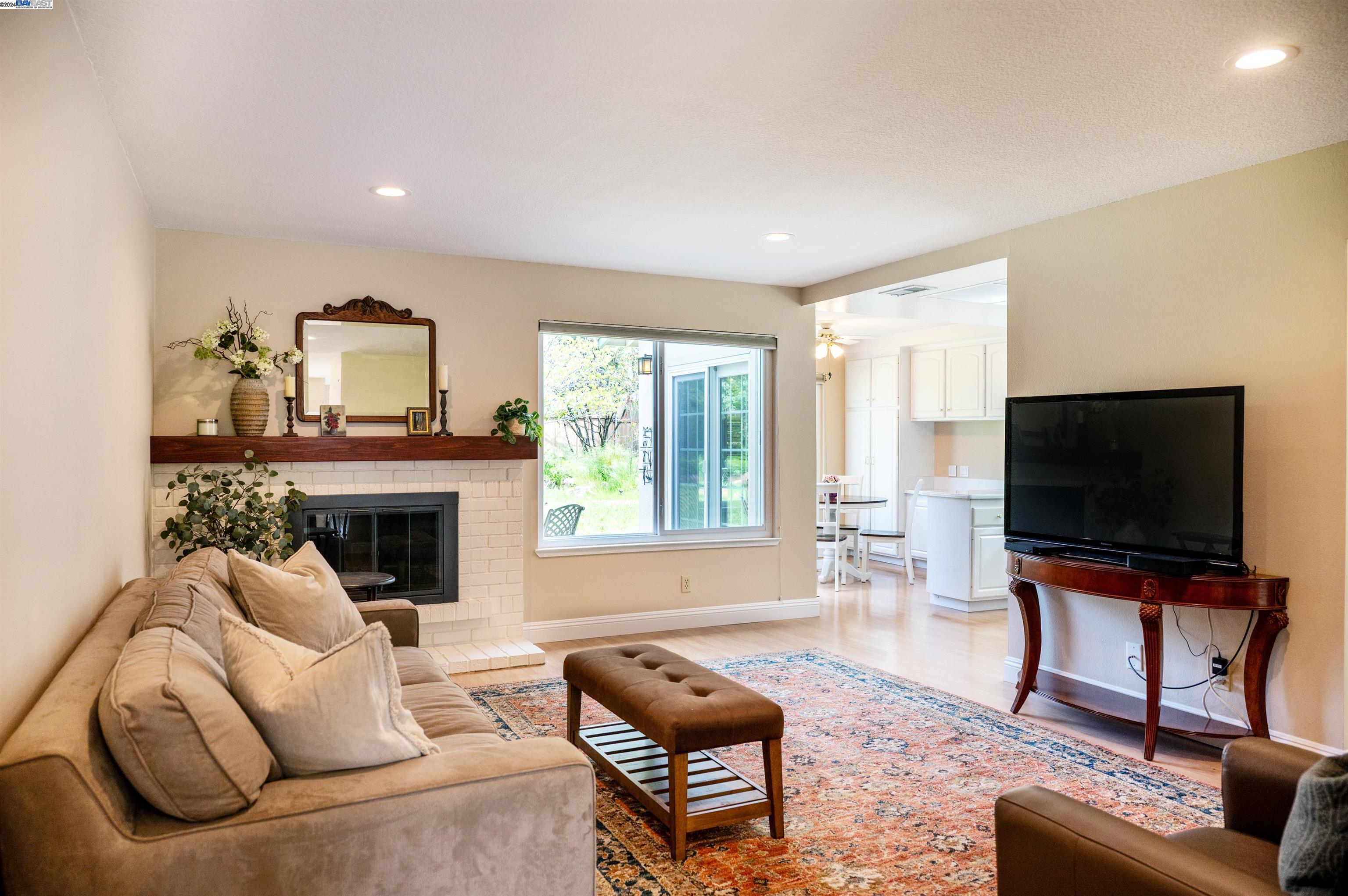 8151 Bonnie Oak Way