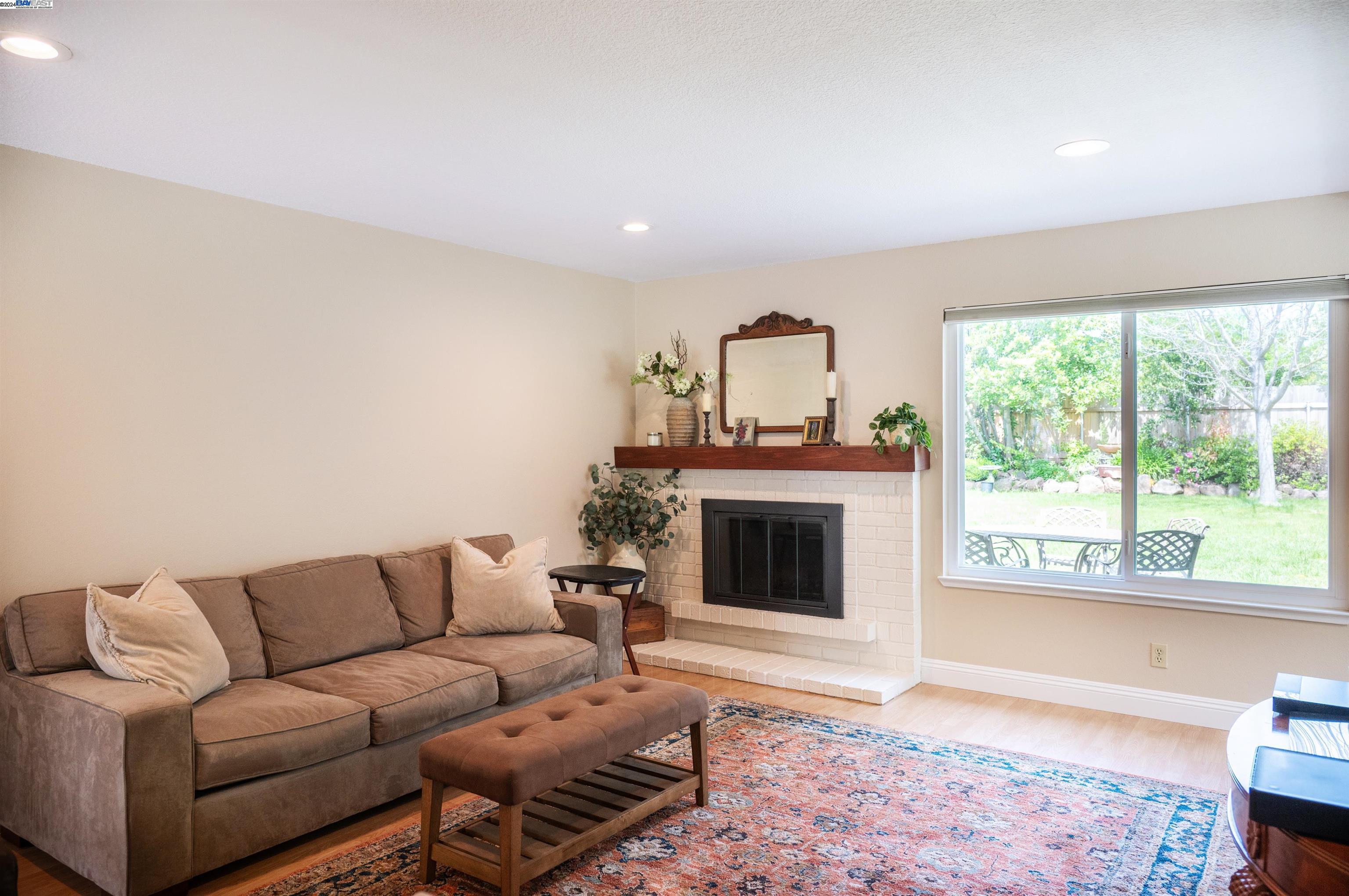 8151 Bonnie Oak Way
