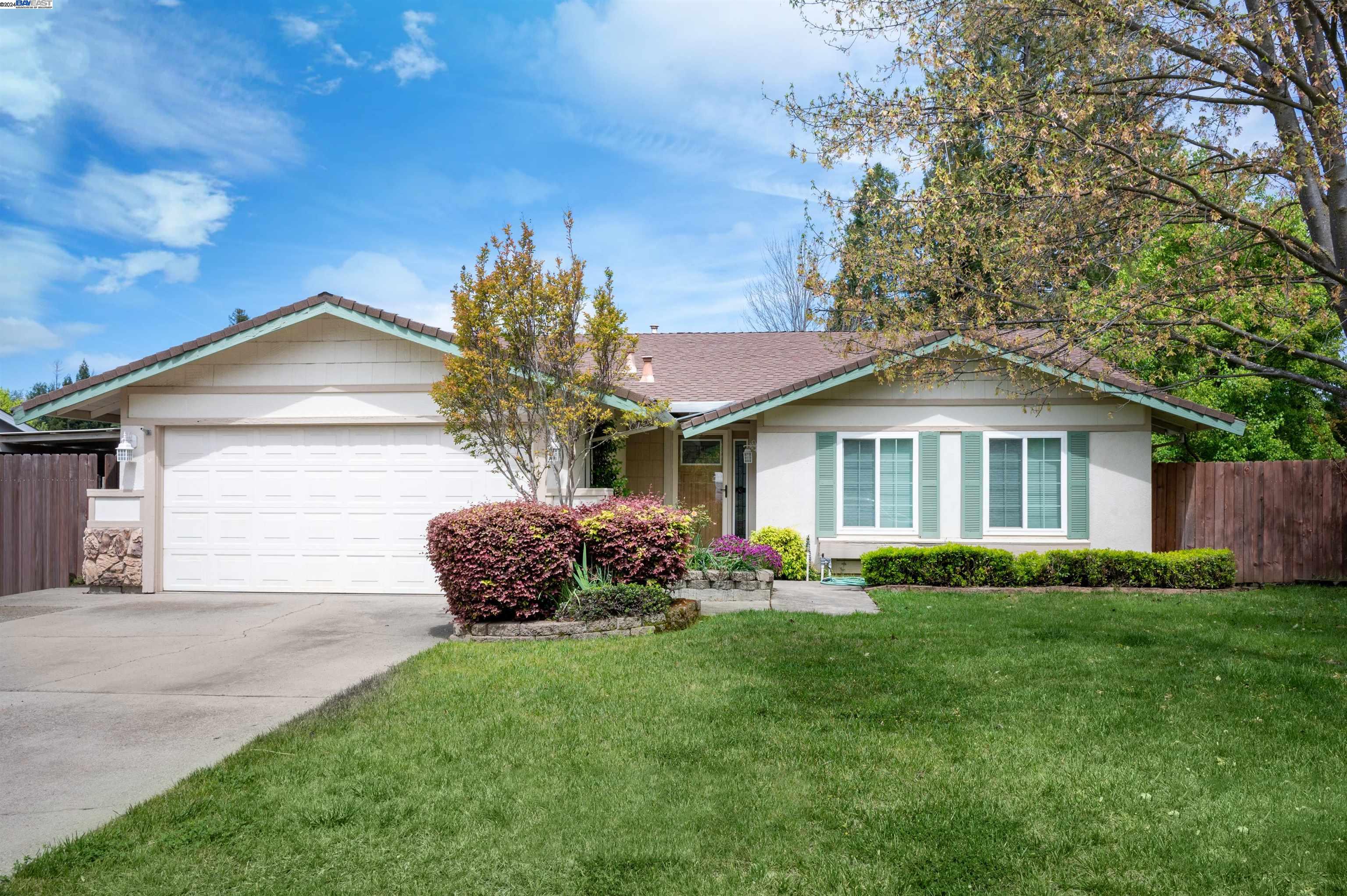 8151 Bonnie Oak Way