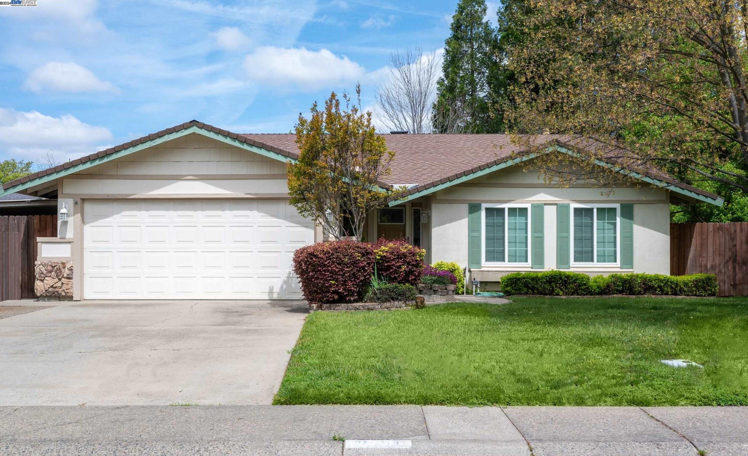 8151 Bonnie Oak Way