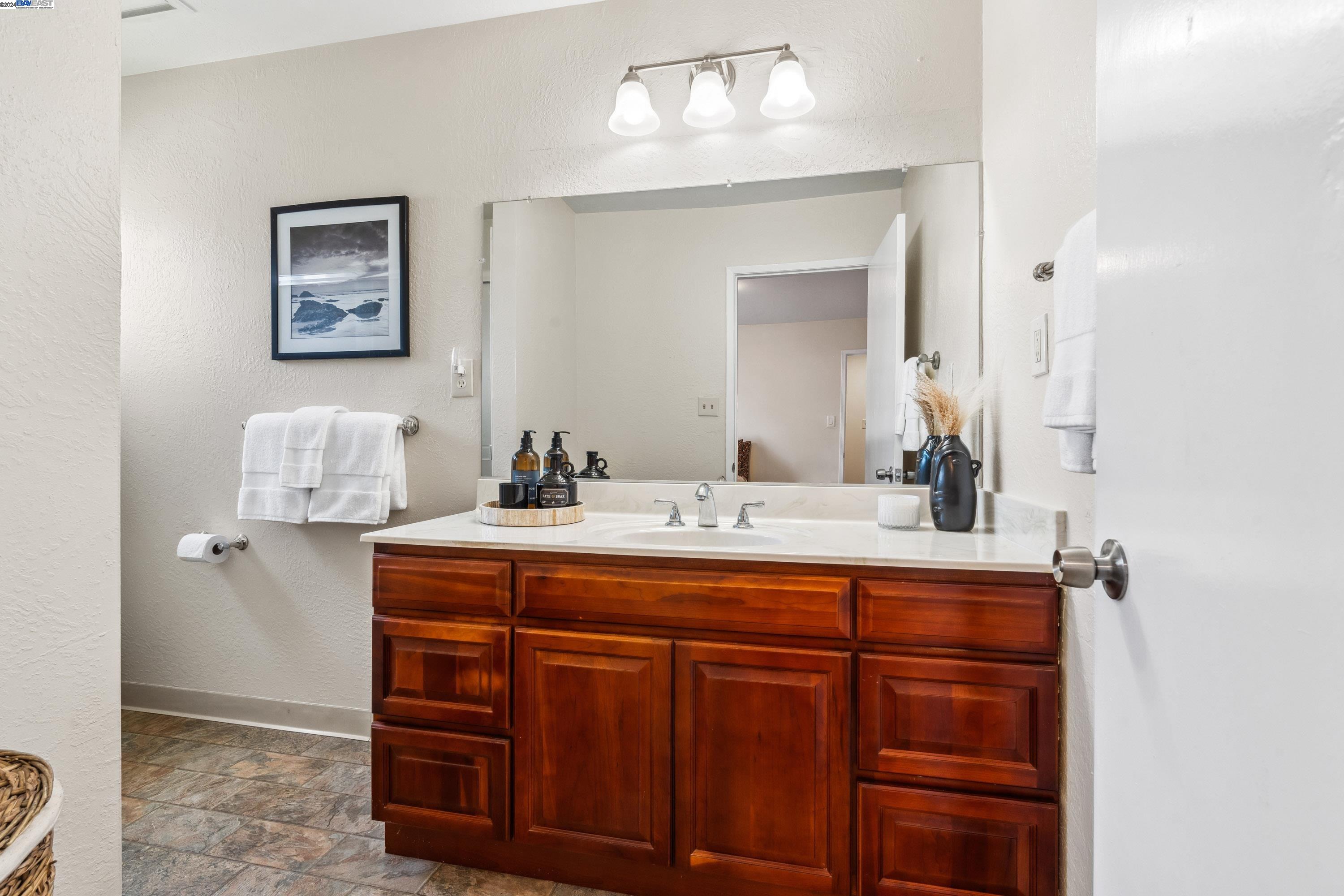 17354 Via El Cerrito