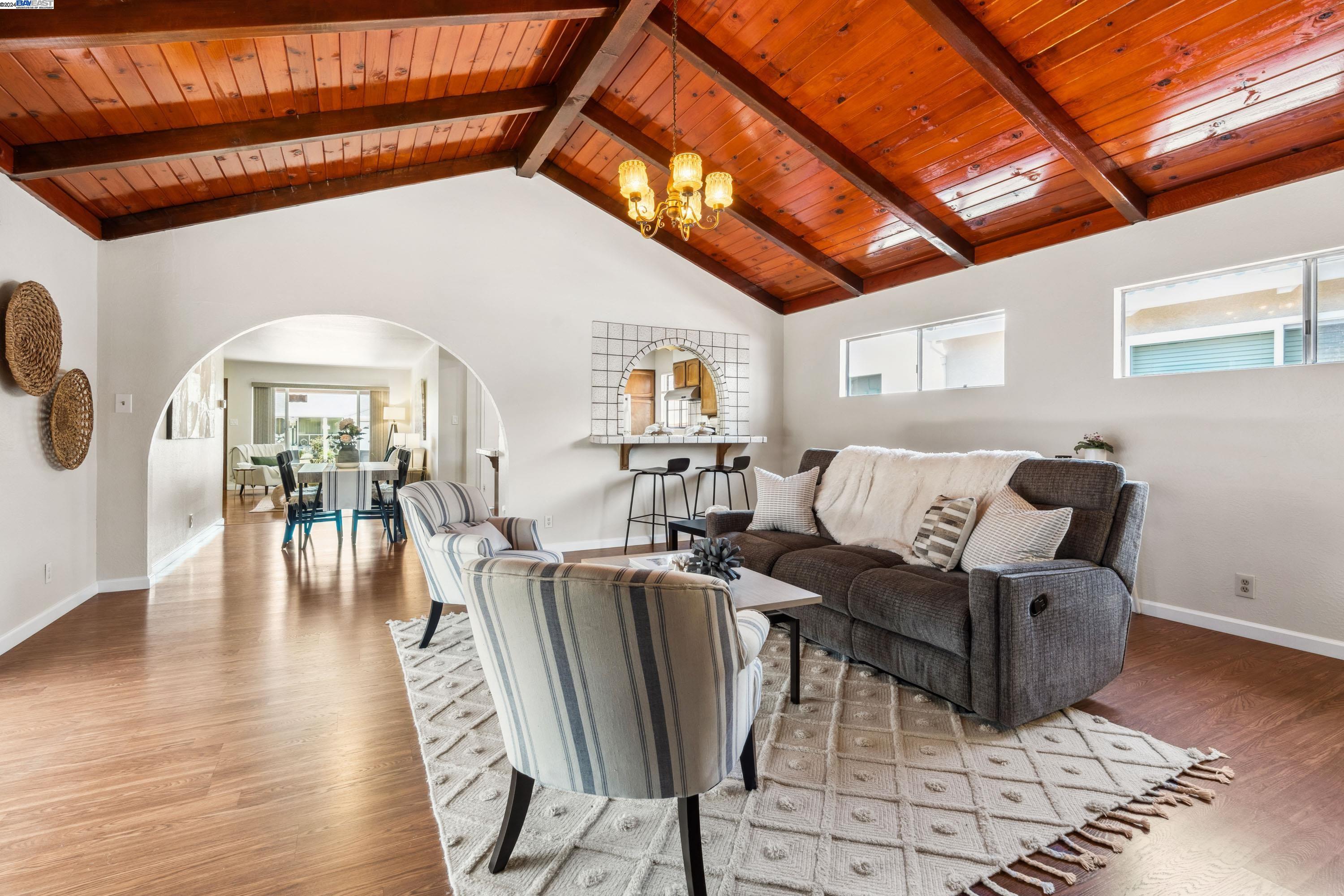 17354 Via El Cerrito