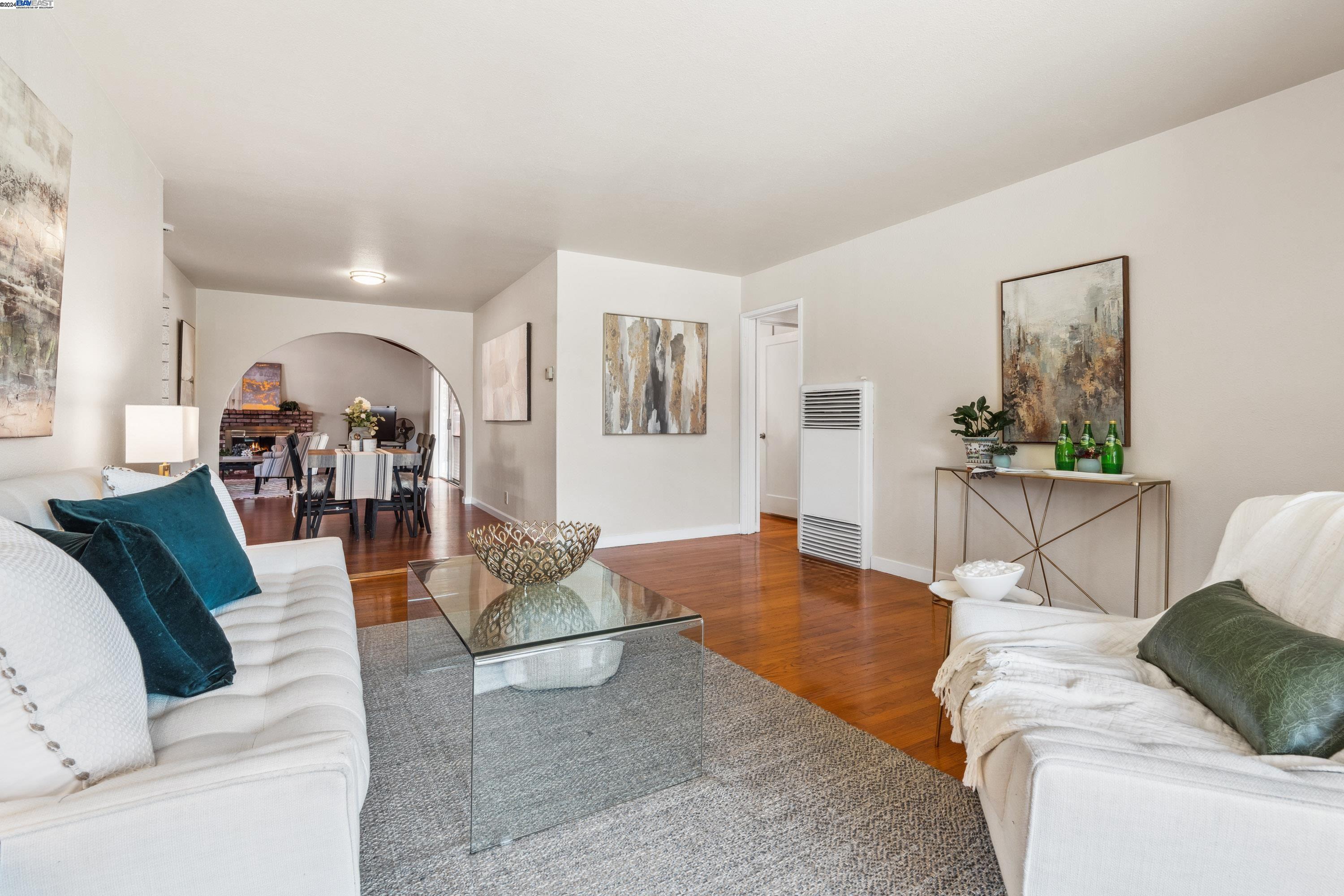 17354 Via El Cerrito