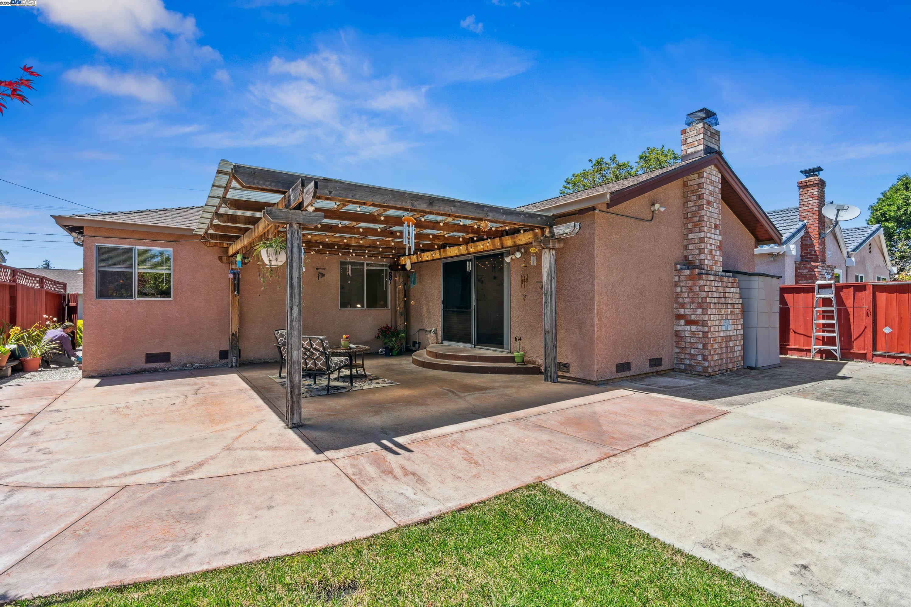 17354 Via El Cerrito