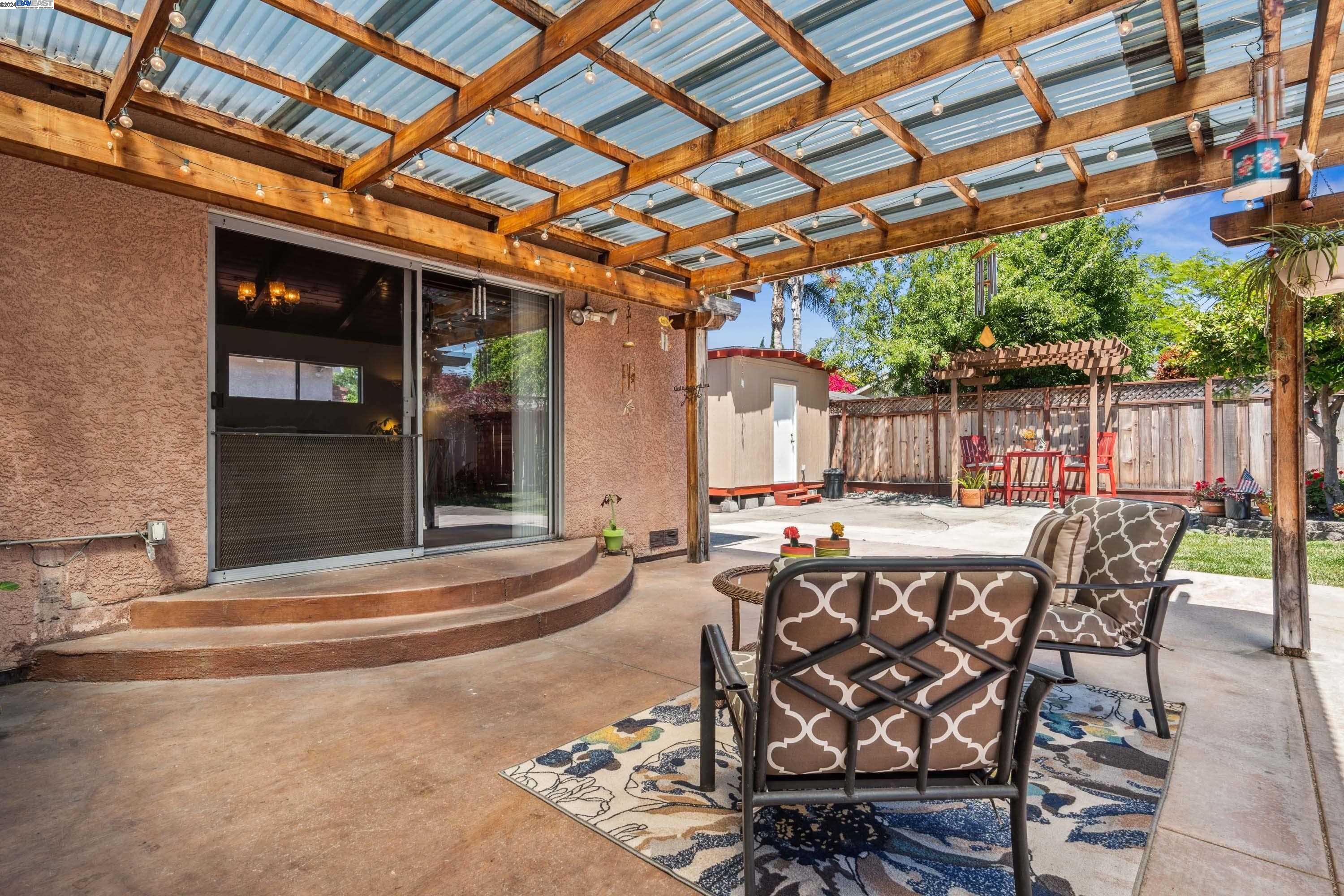 17354 Via El Cerrito