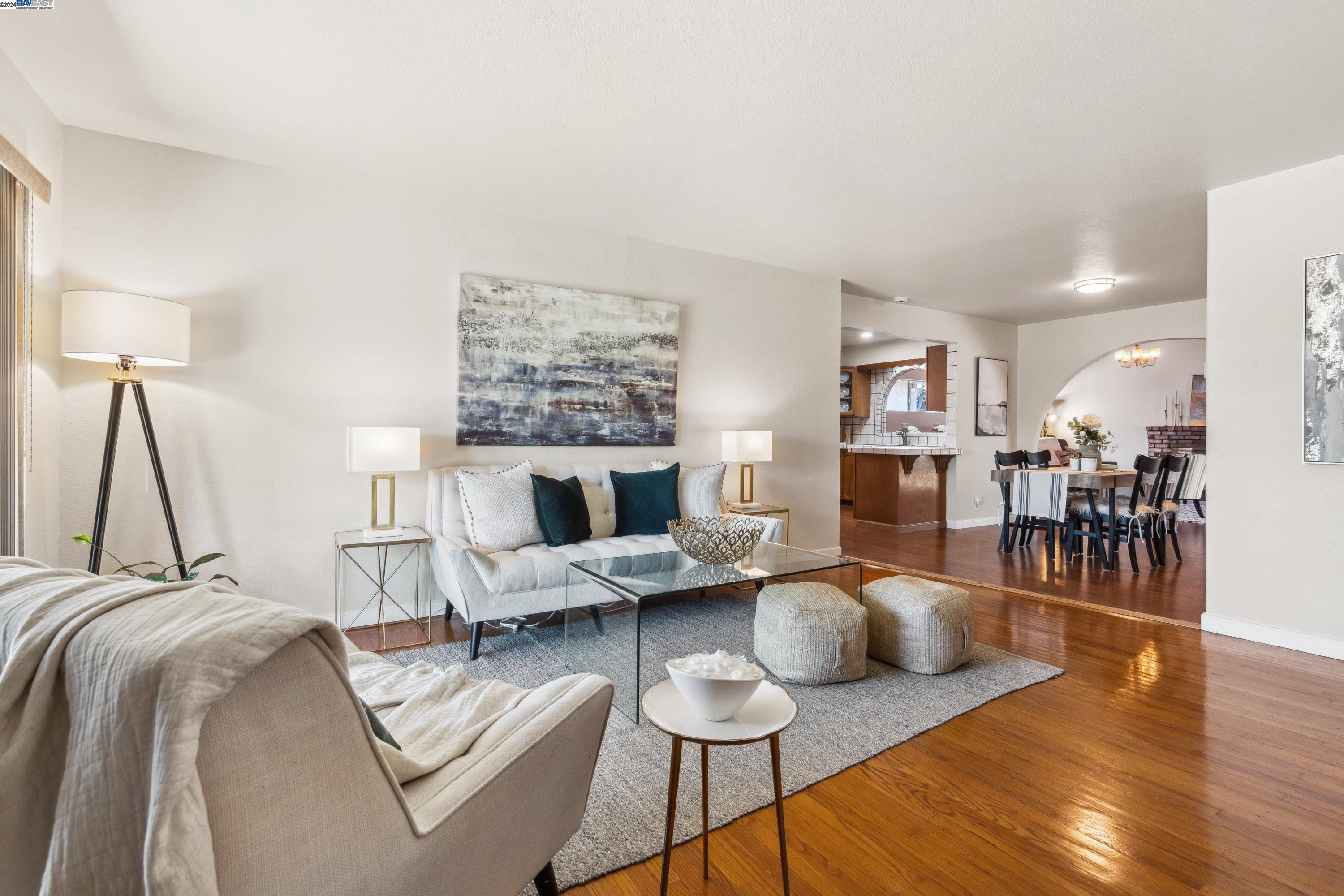 17354 Via El Cerrito