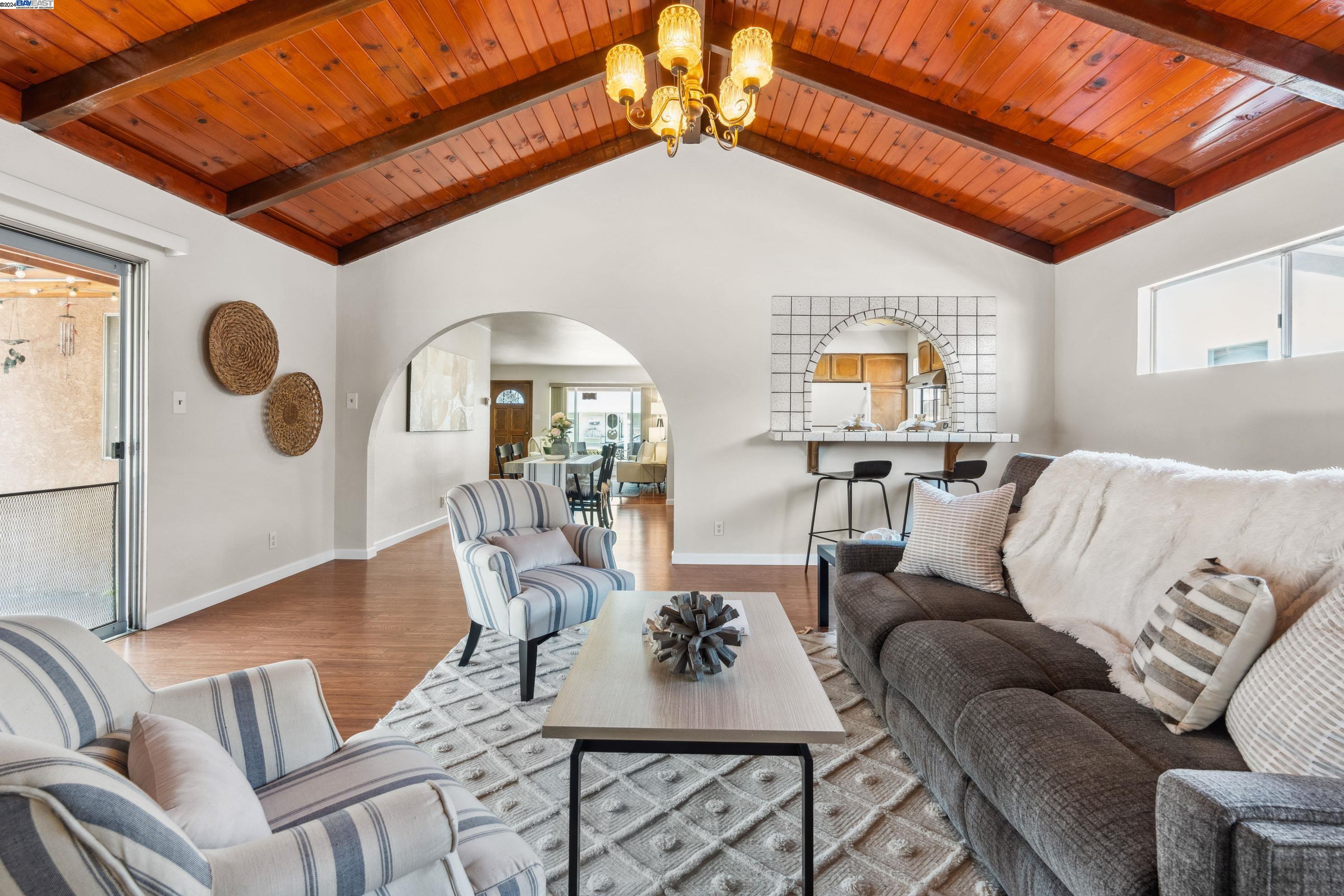 17354 Via El Cerrito