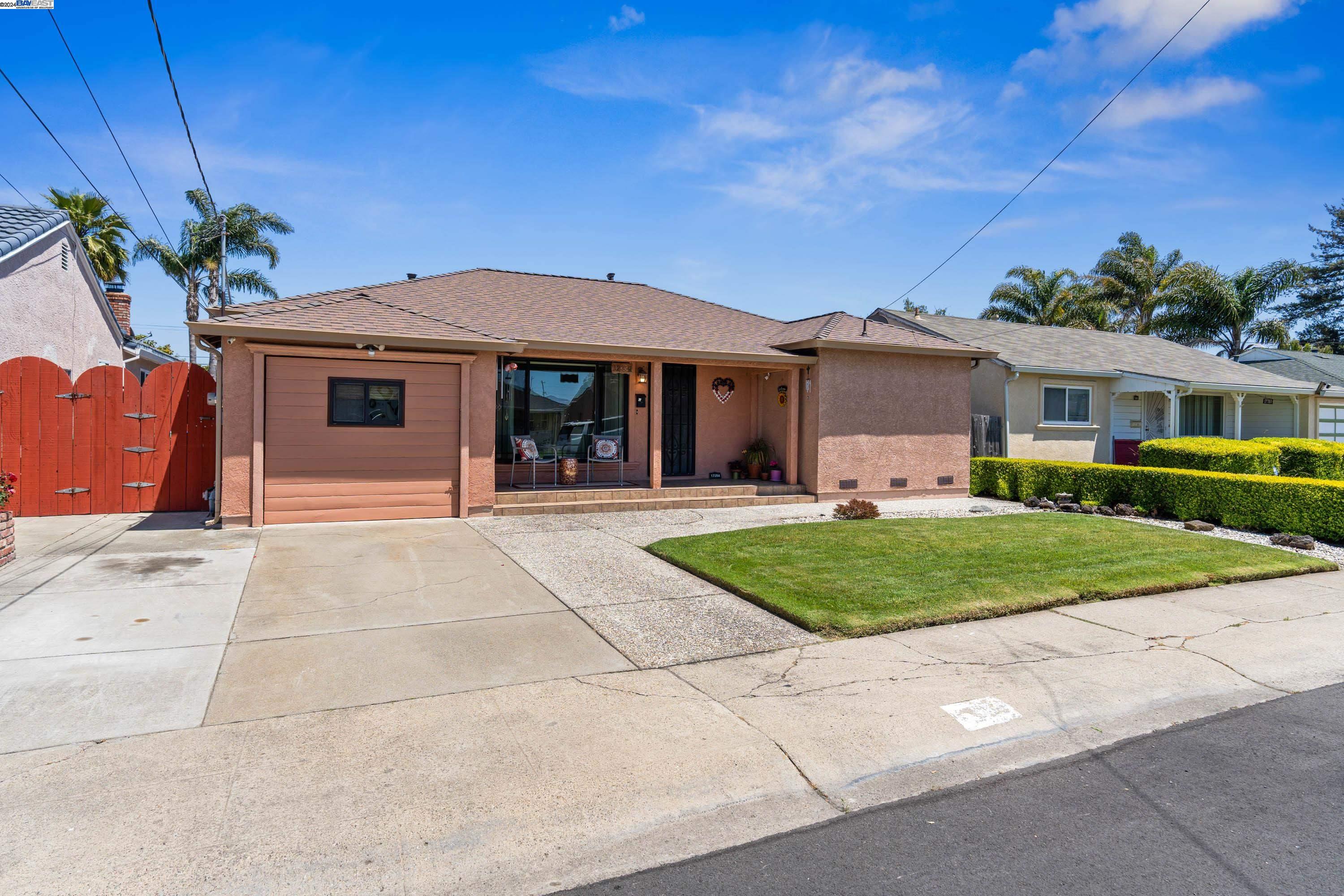 17354 Via El Cerrito