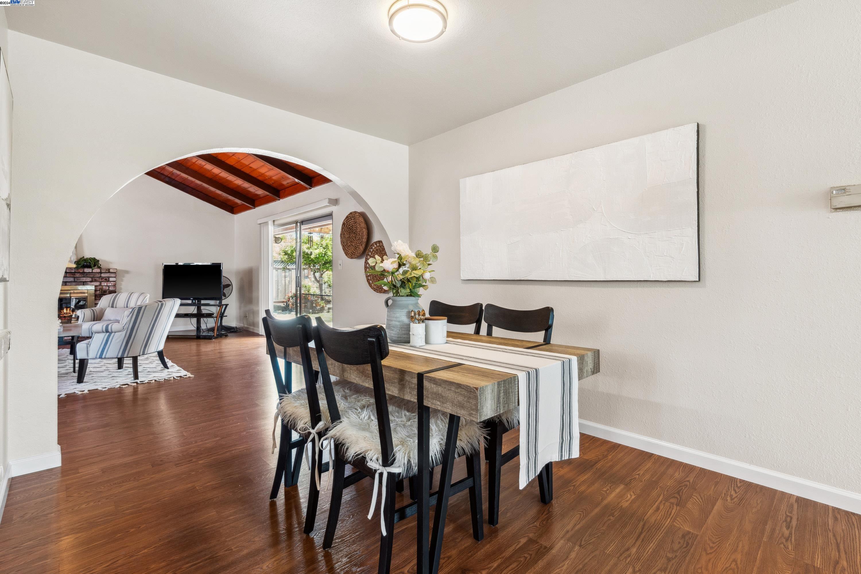 17354 Via El Cerrito