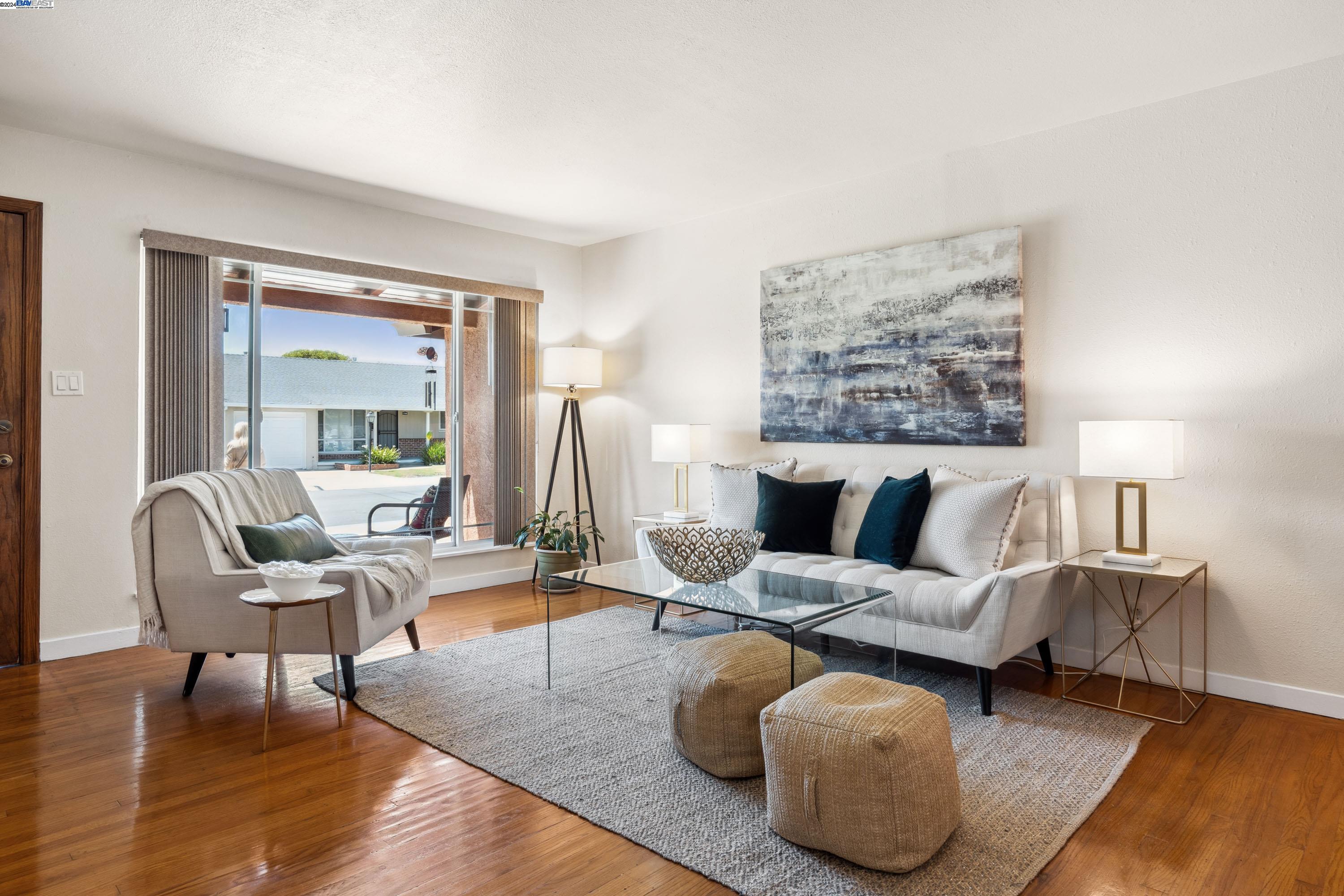 17354 Via El Cerrito