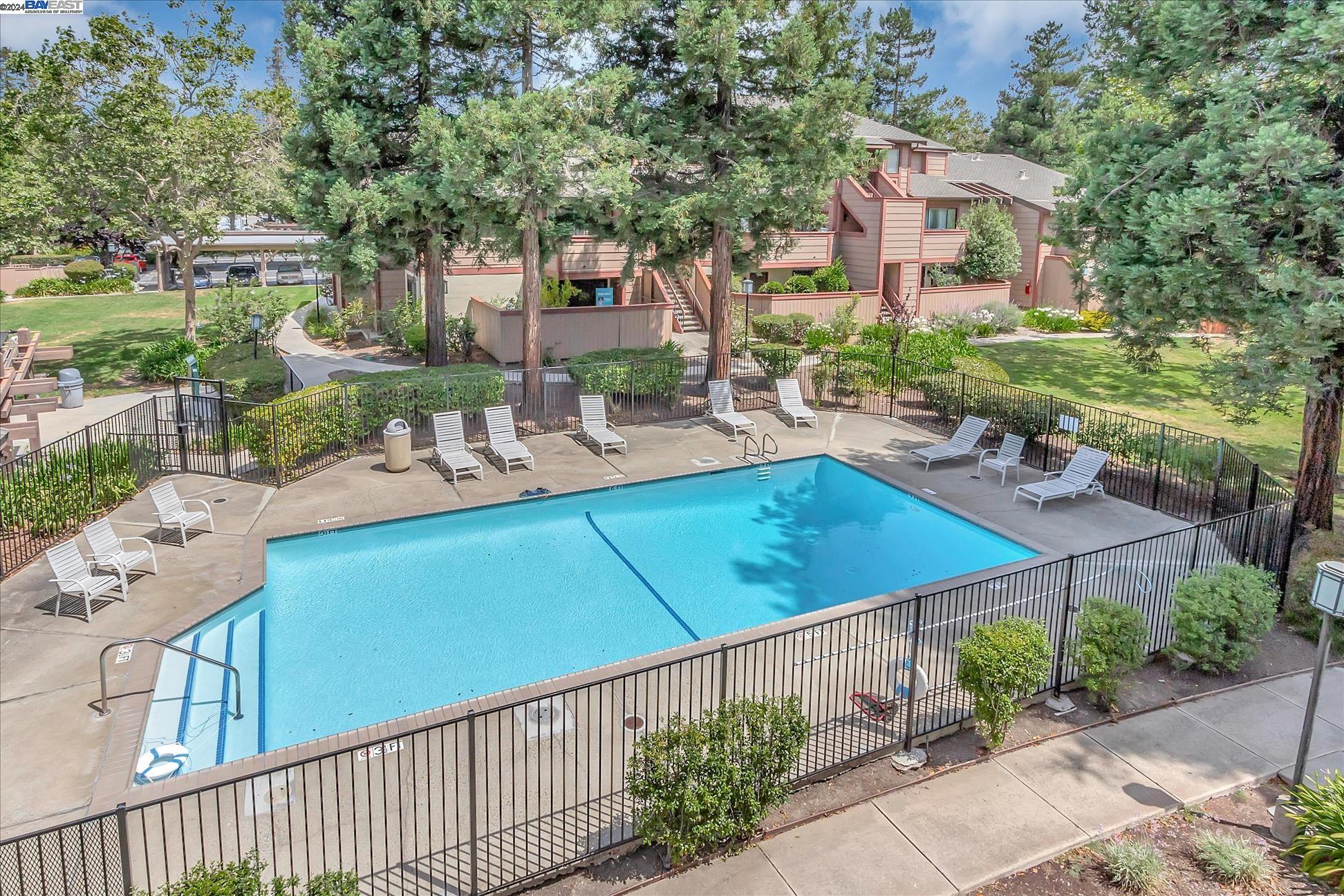 209 E Warren Cmn