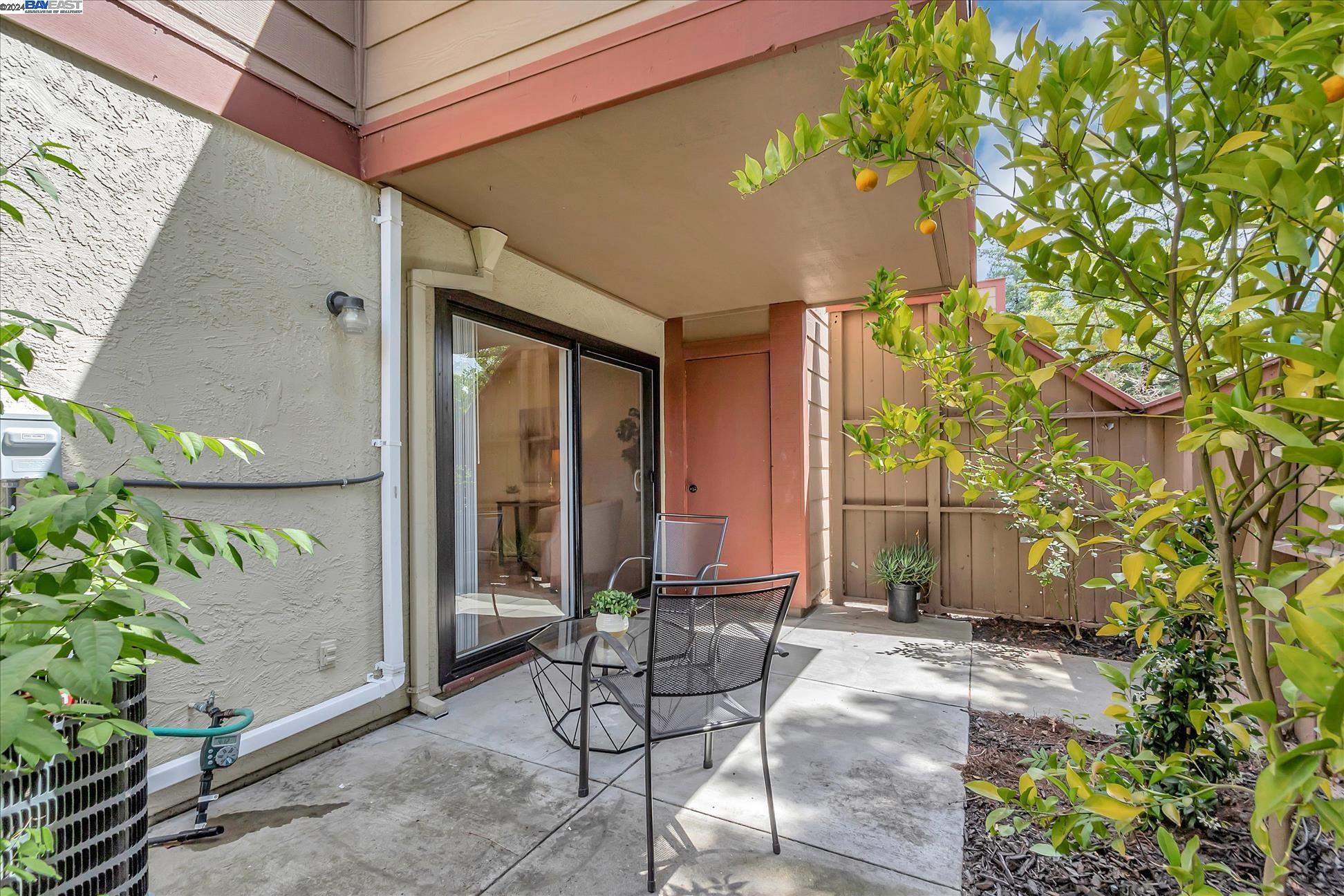 209 E Warren Cmn