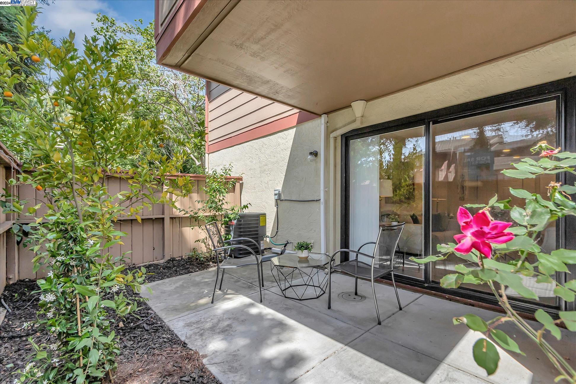 209 E Warren Cmn