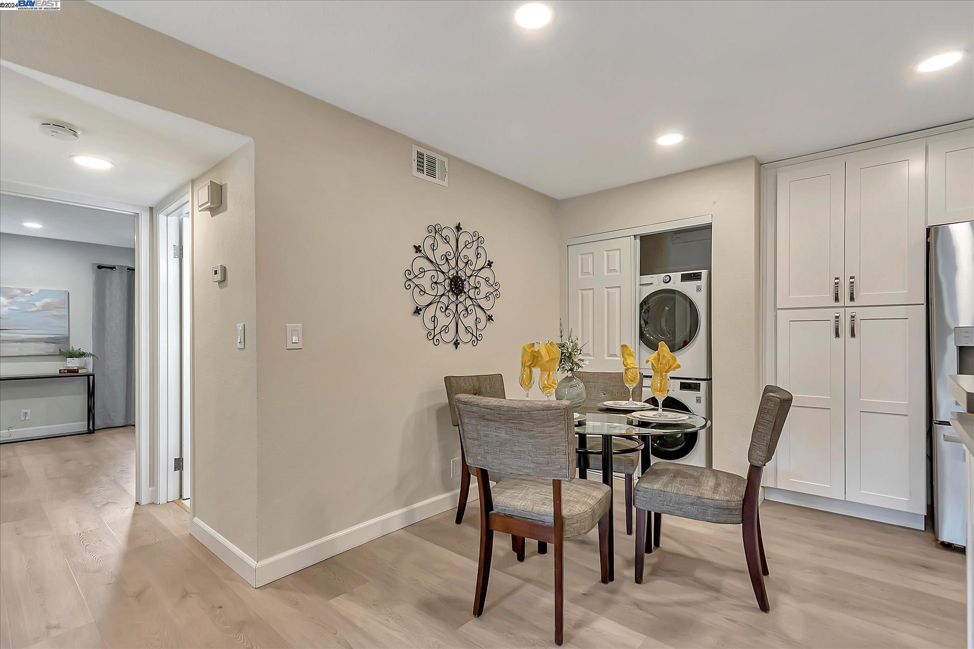 209 E Warren Cmn