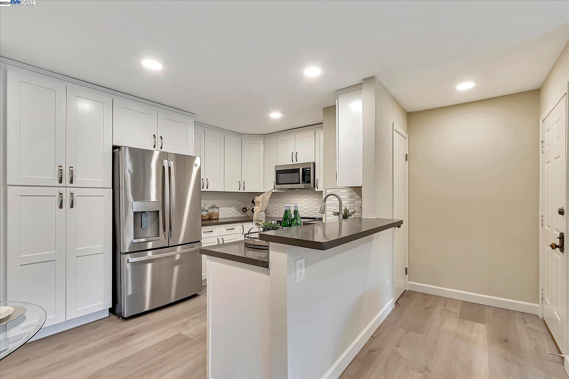 209 E Warren Cmn