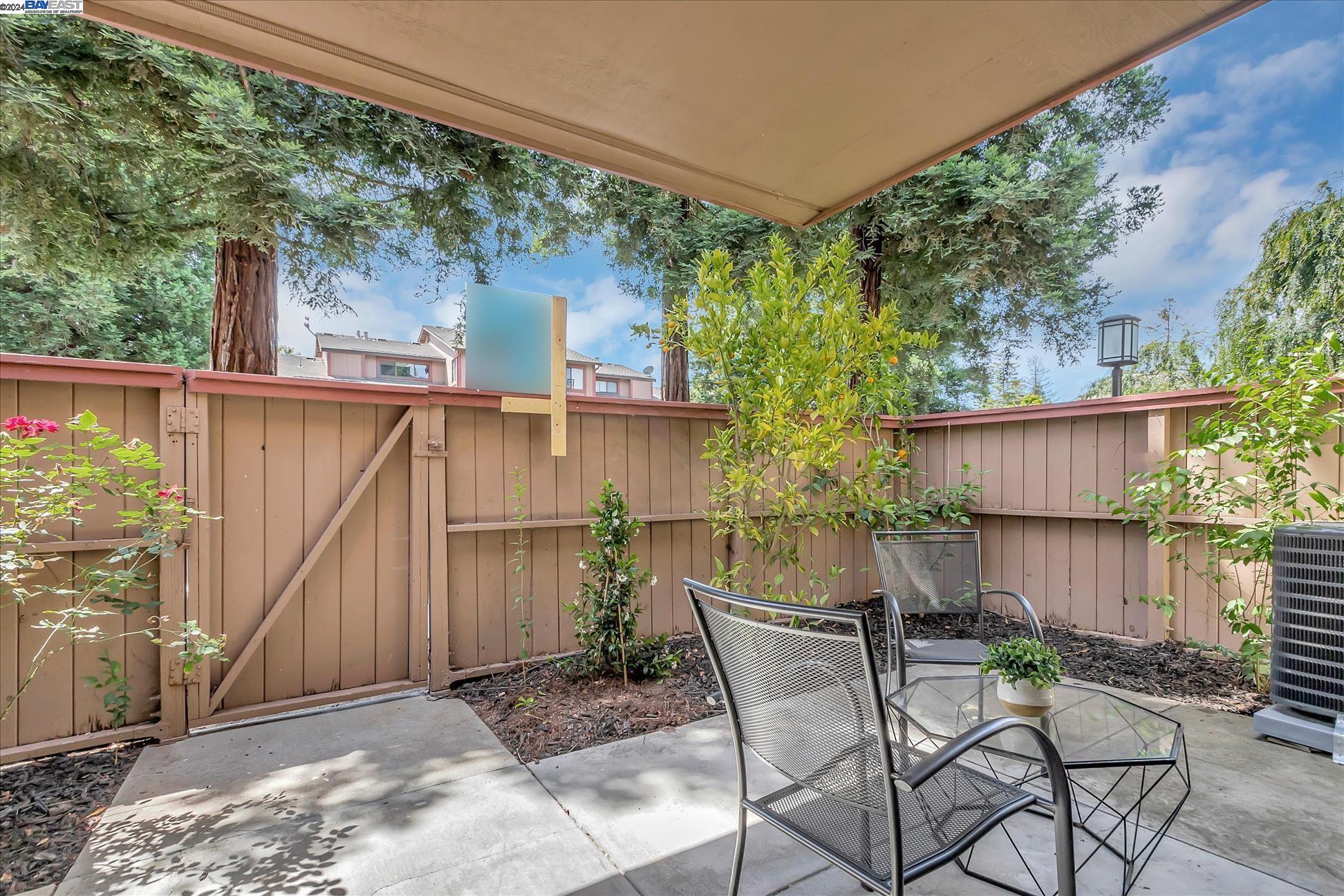 209 E Warren Cmn