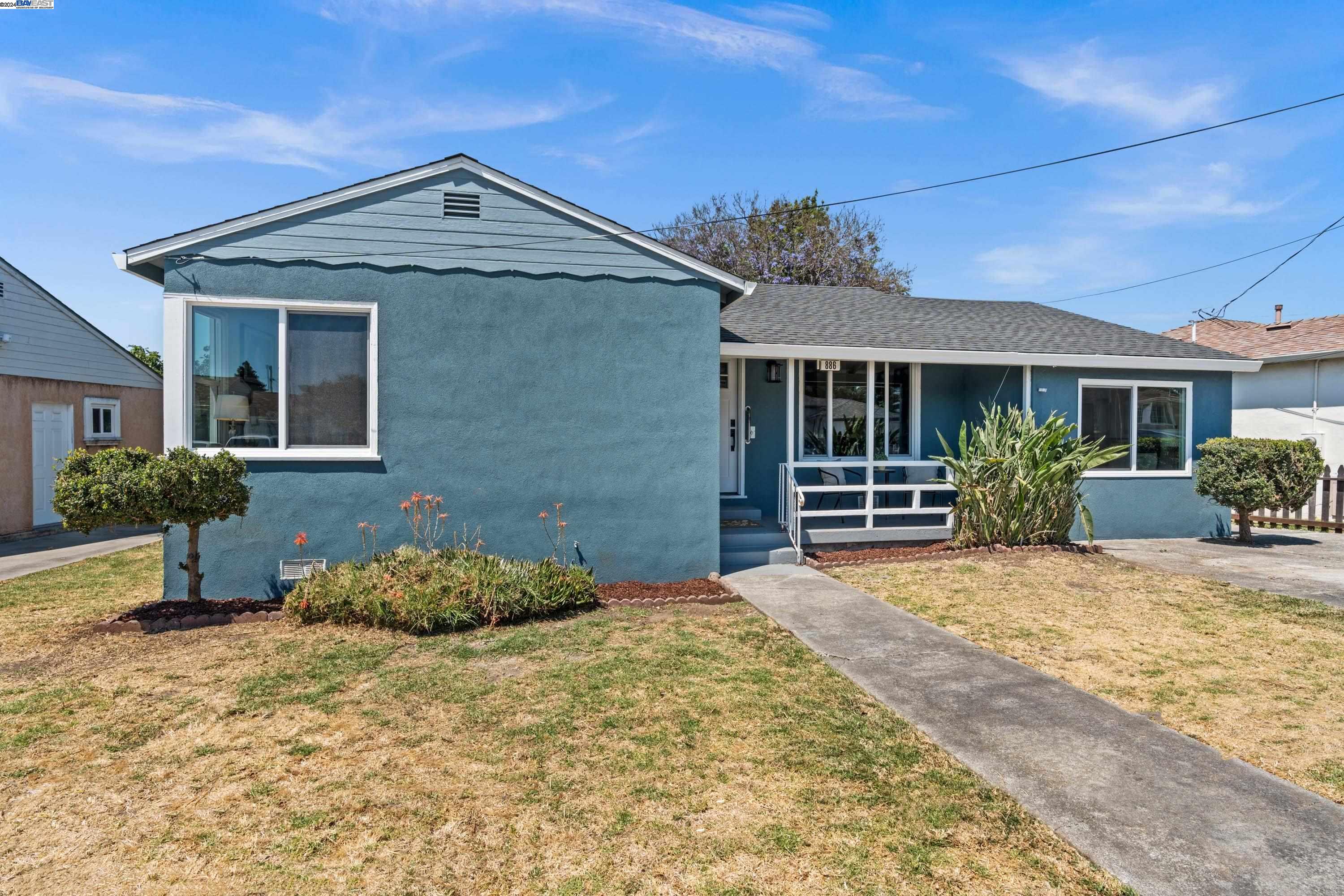 886 Harmony Dr