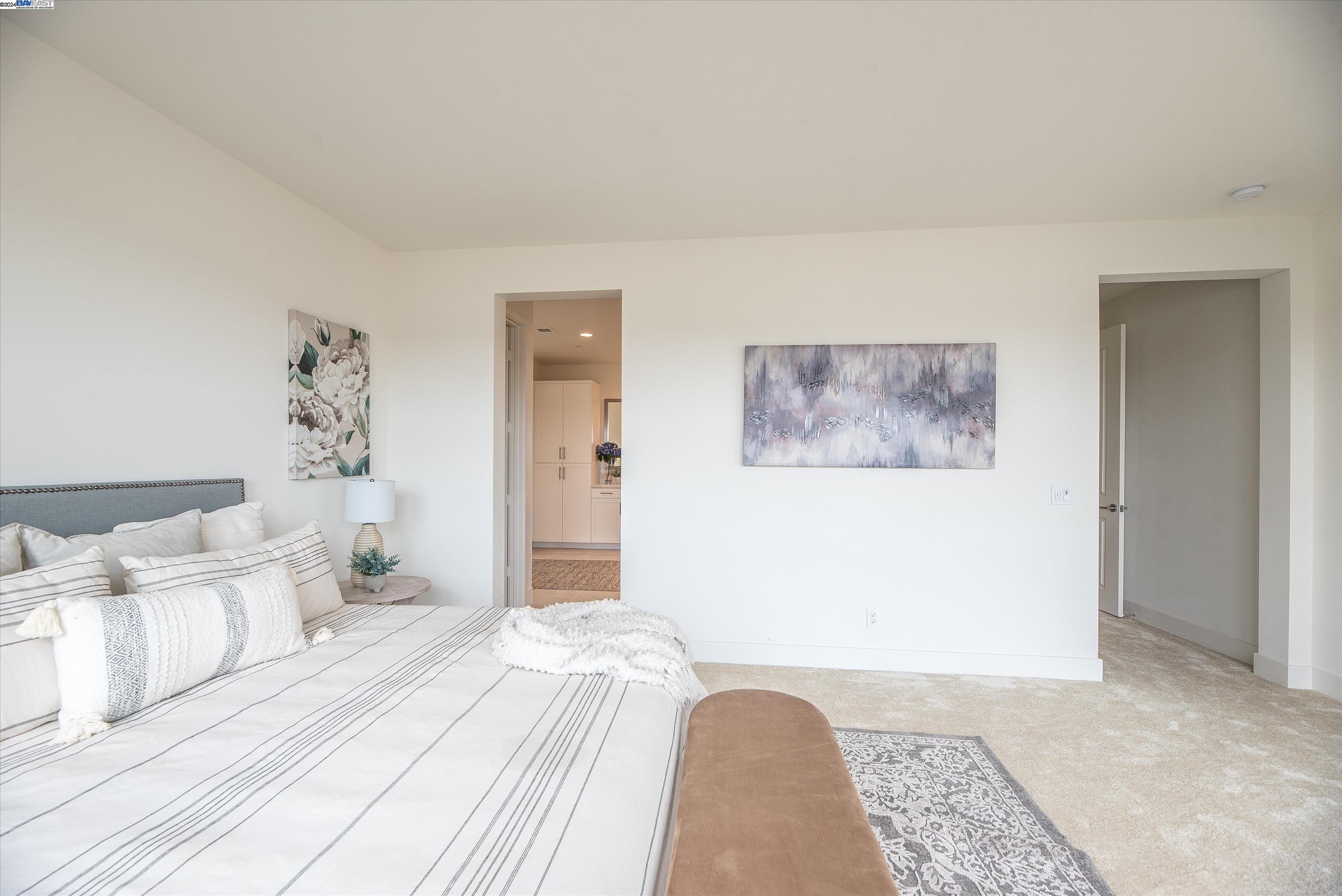 2388 Paseo Archer