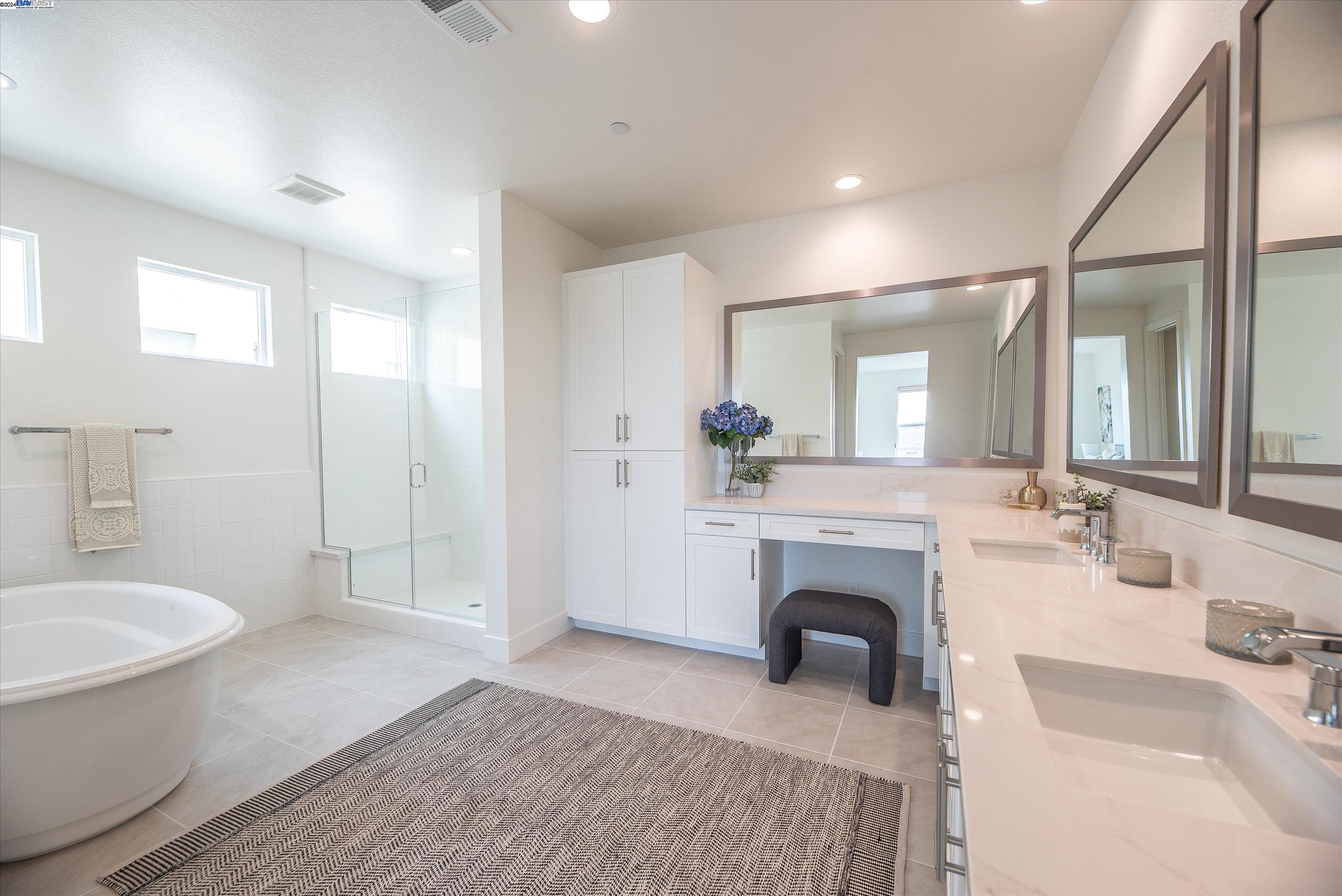 2388 Paseo Archer