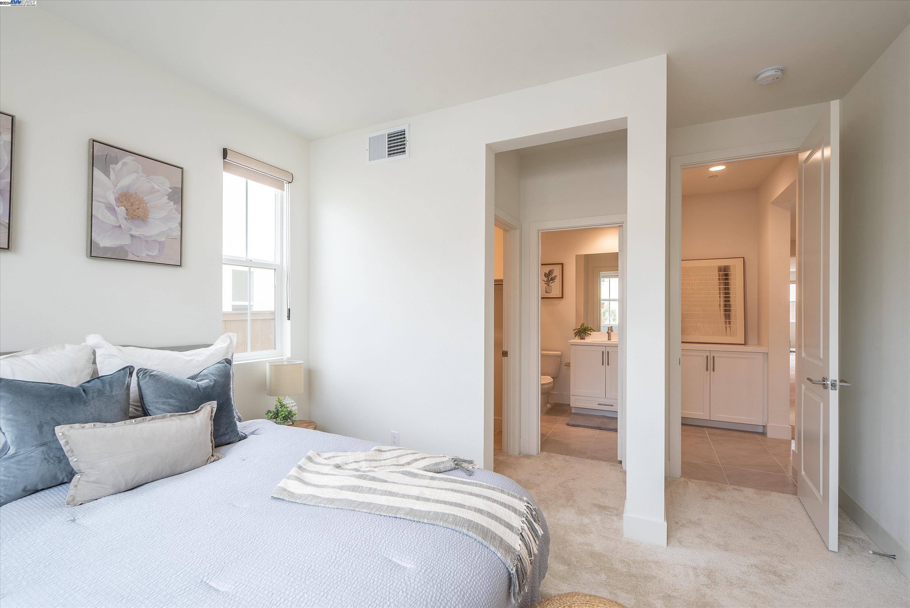 2388 Paseo Archer
