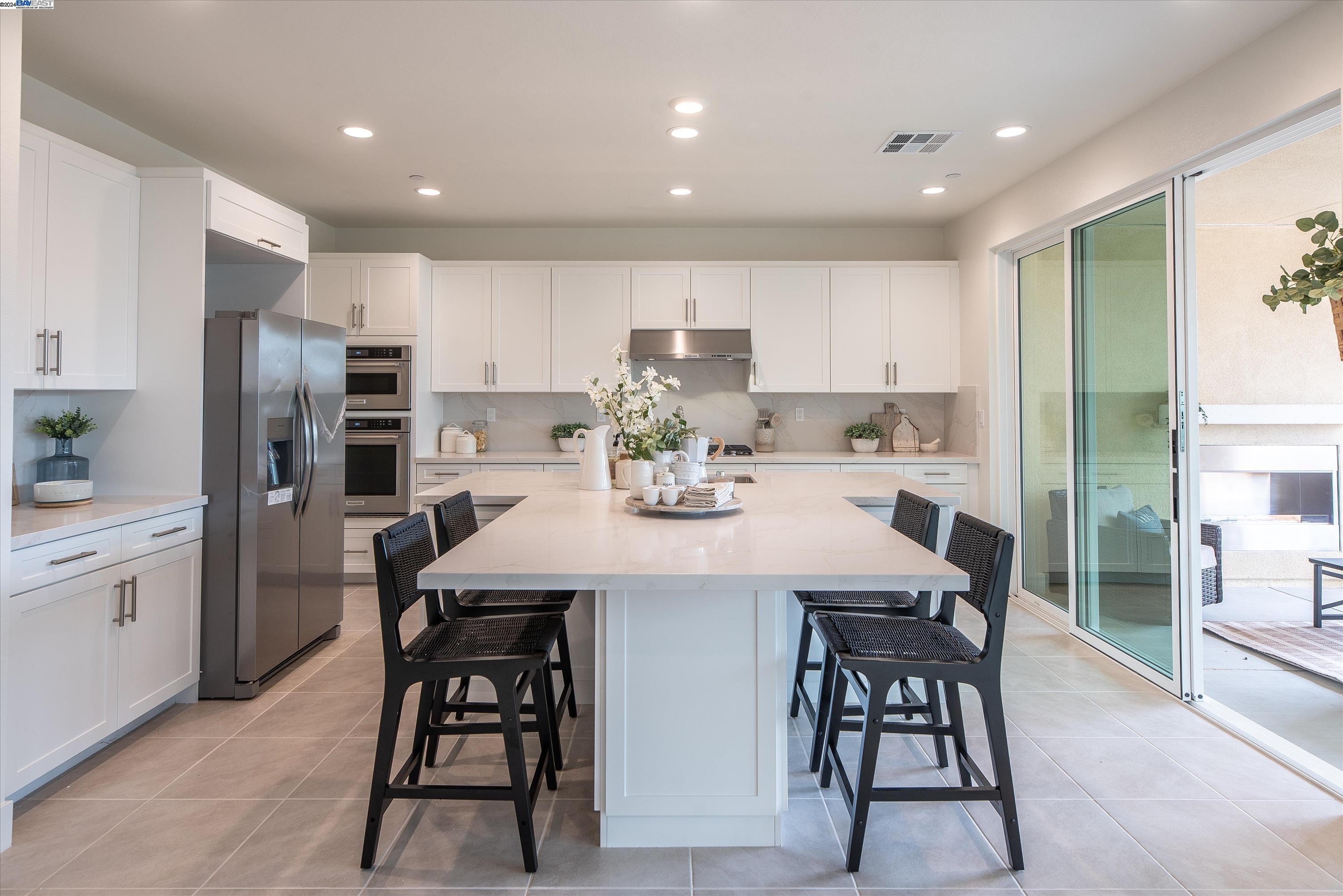 2388 Paseo Archer