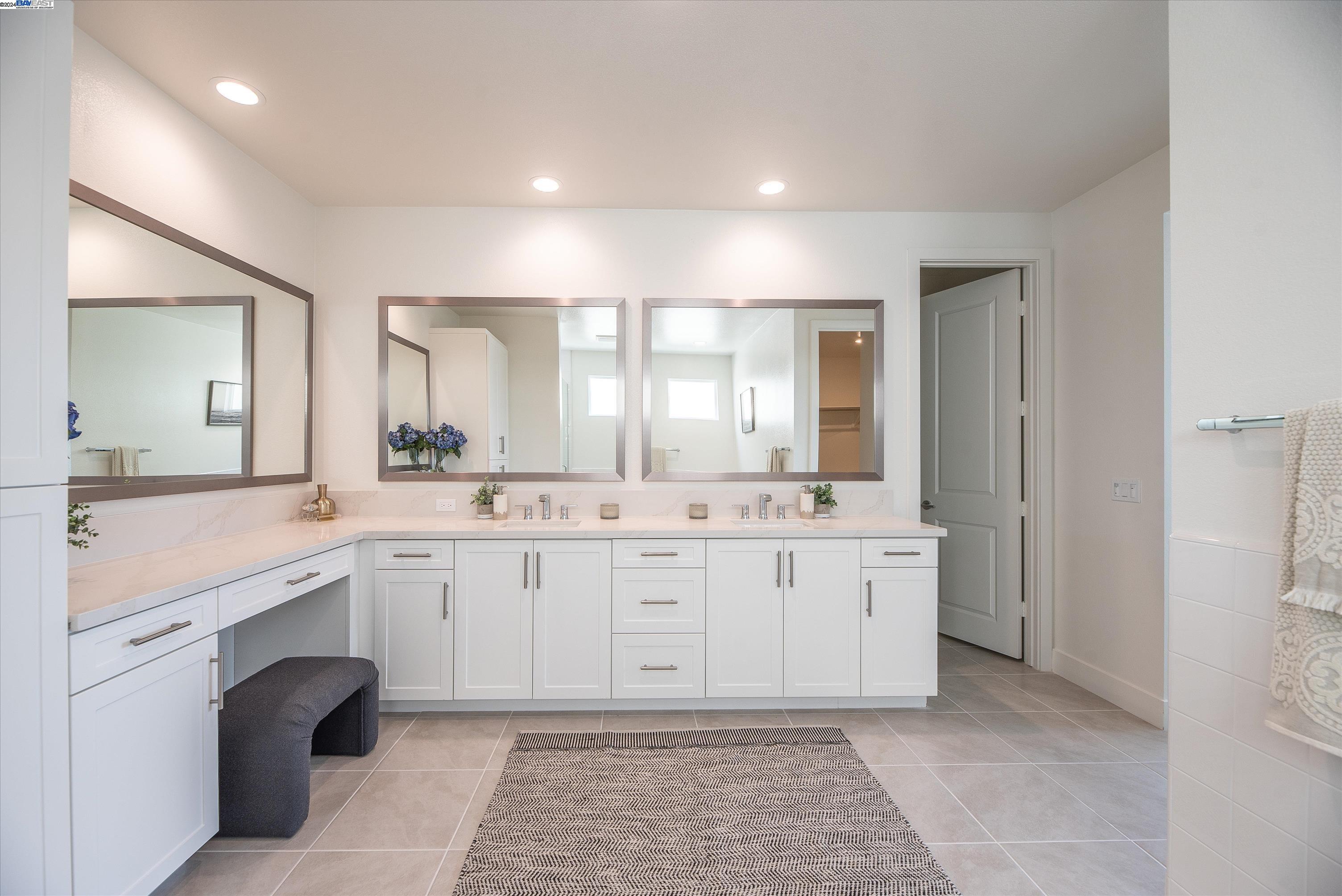 2388 Paseo Archer