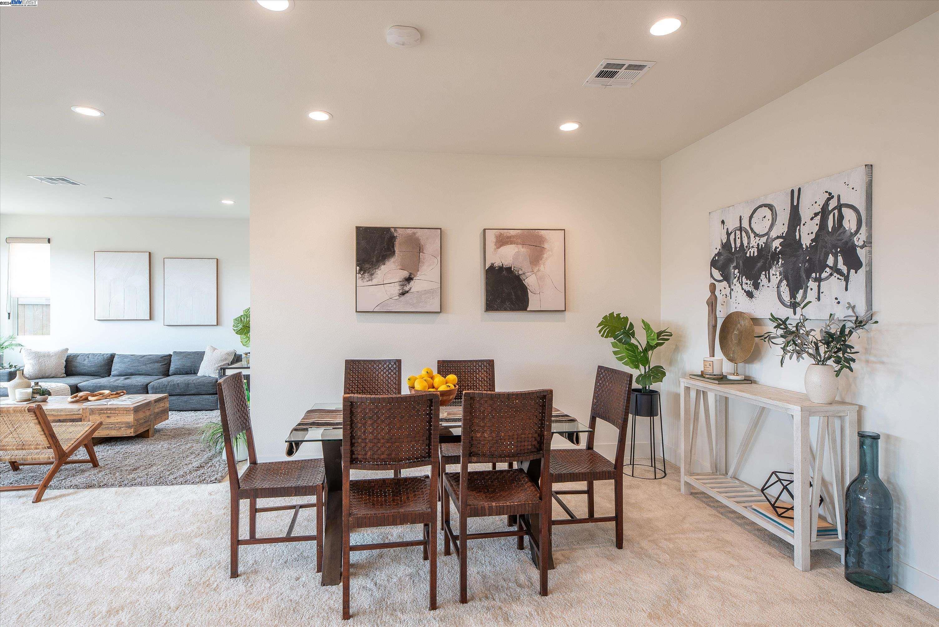 2388 Paseo Archer