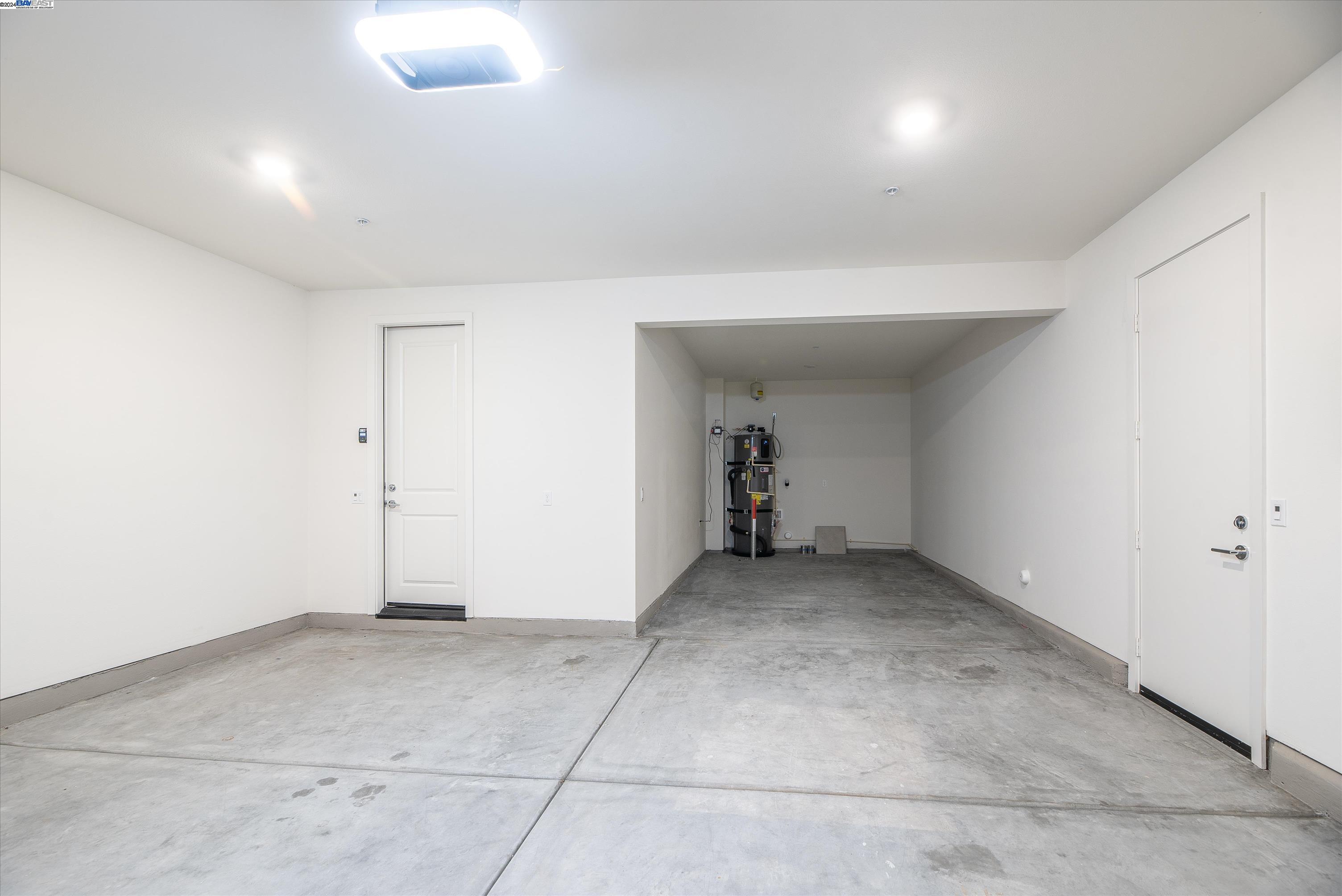 2388 Paseo Archer