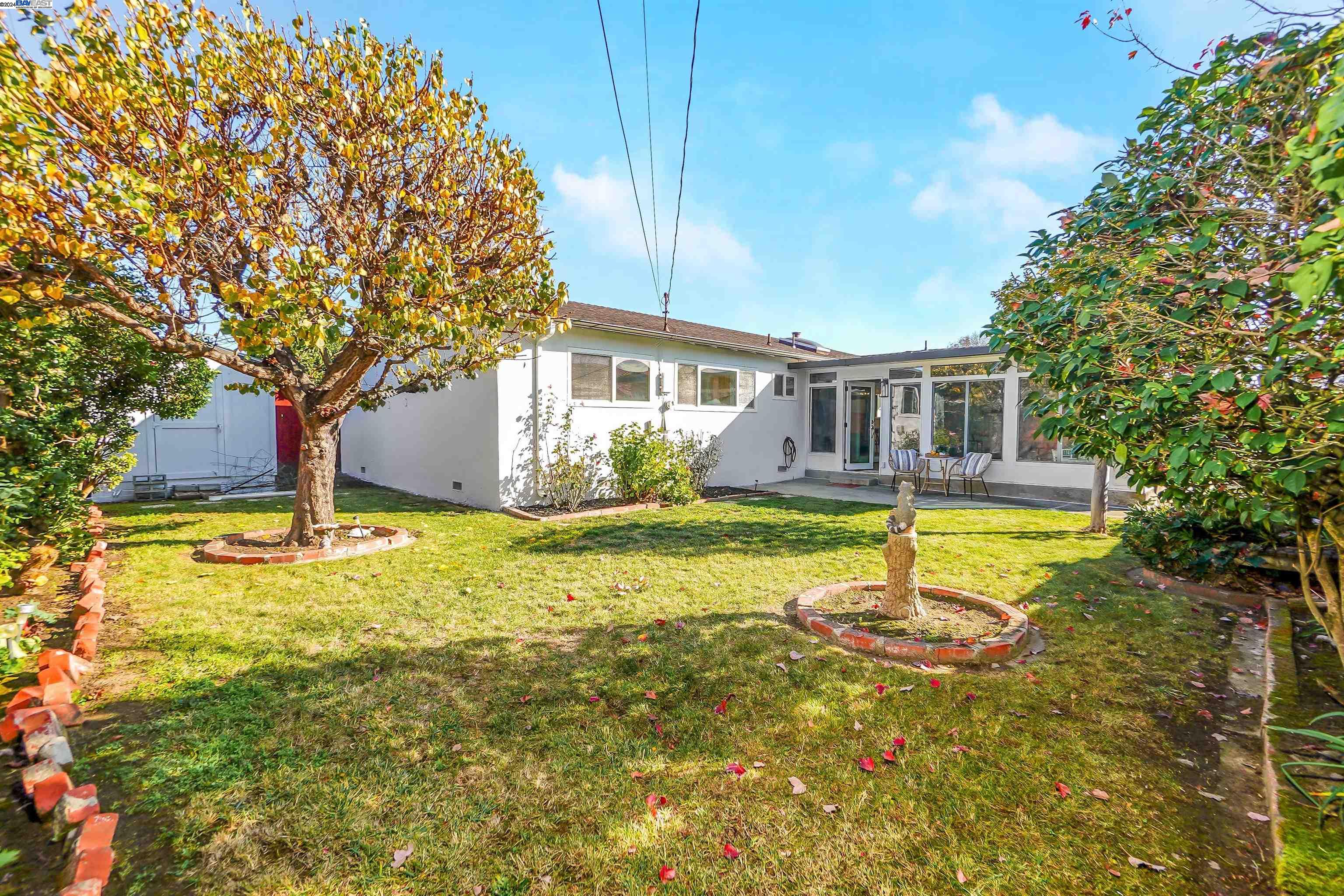 4373 Lorren Dr
