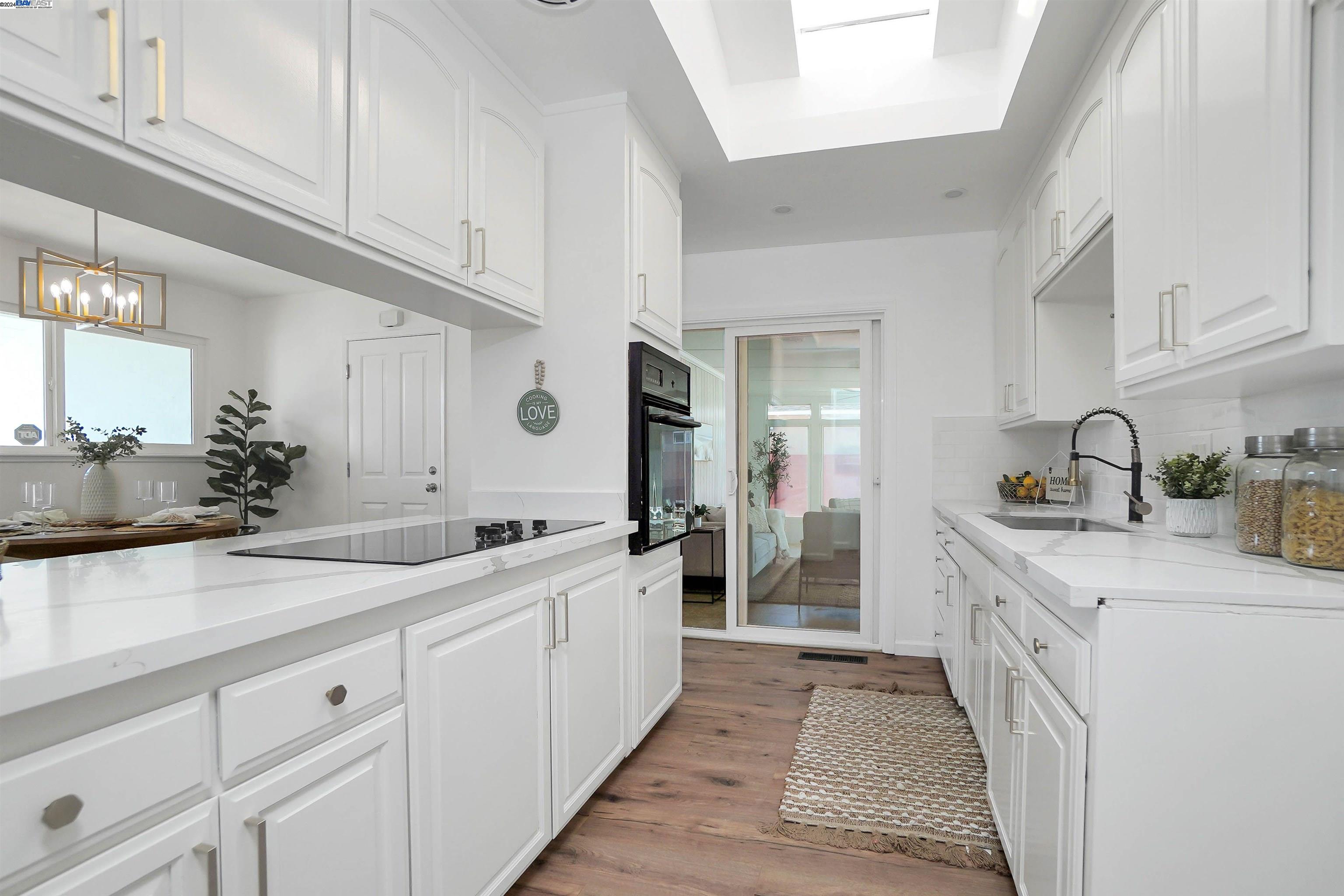 4373 Lorren Dr