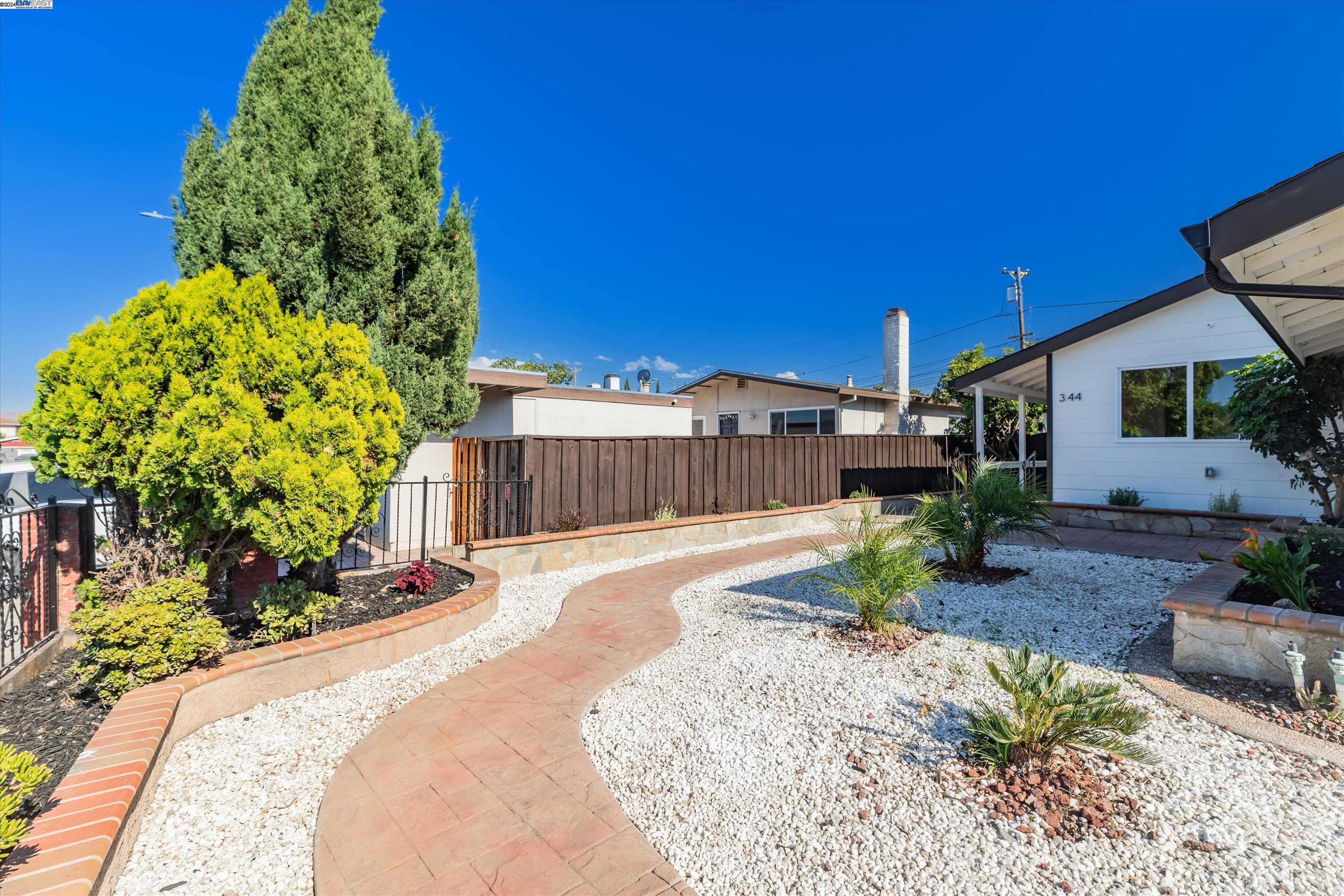 344 Silvertip Ct
