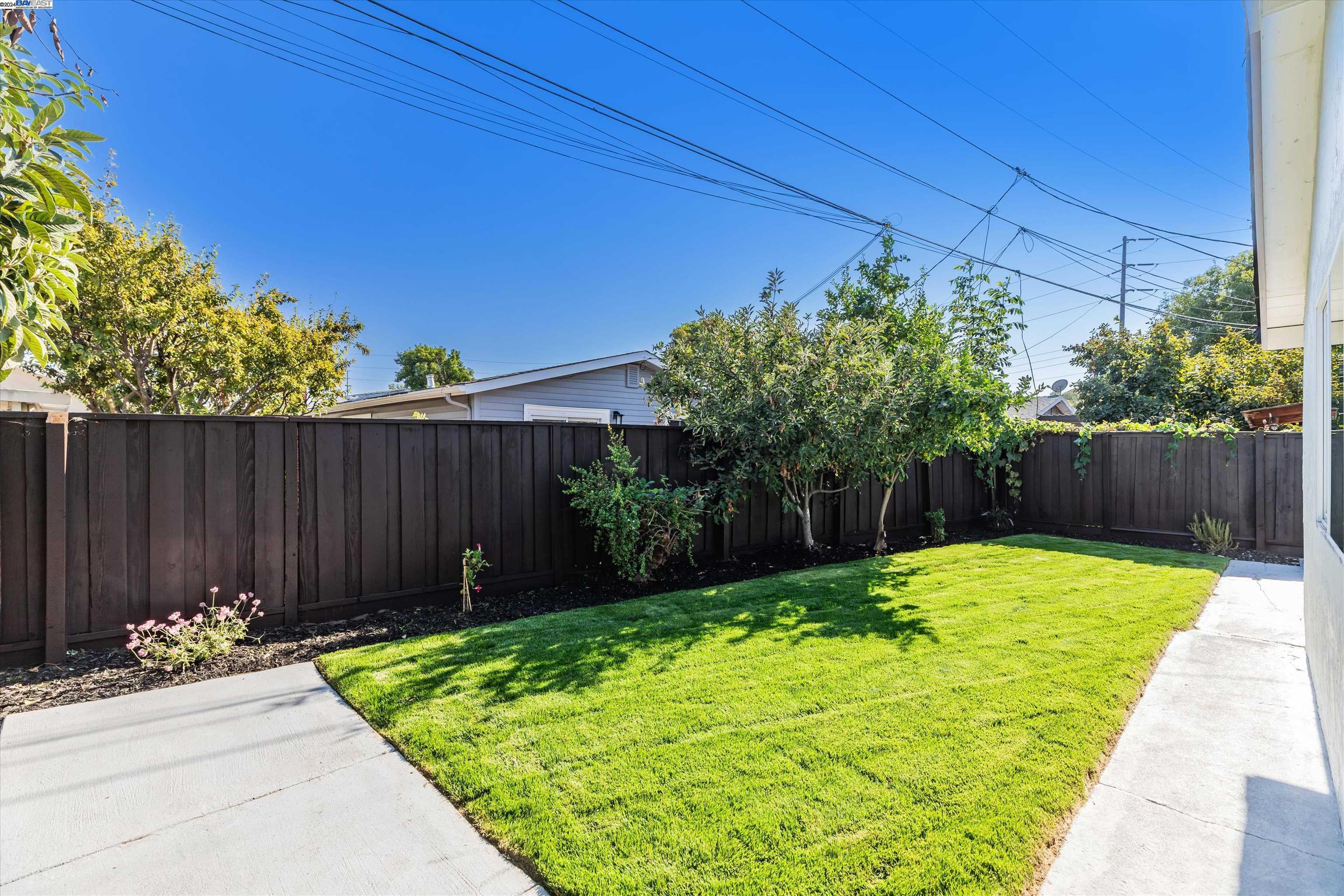 344 Silvertip Ct