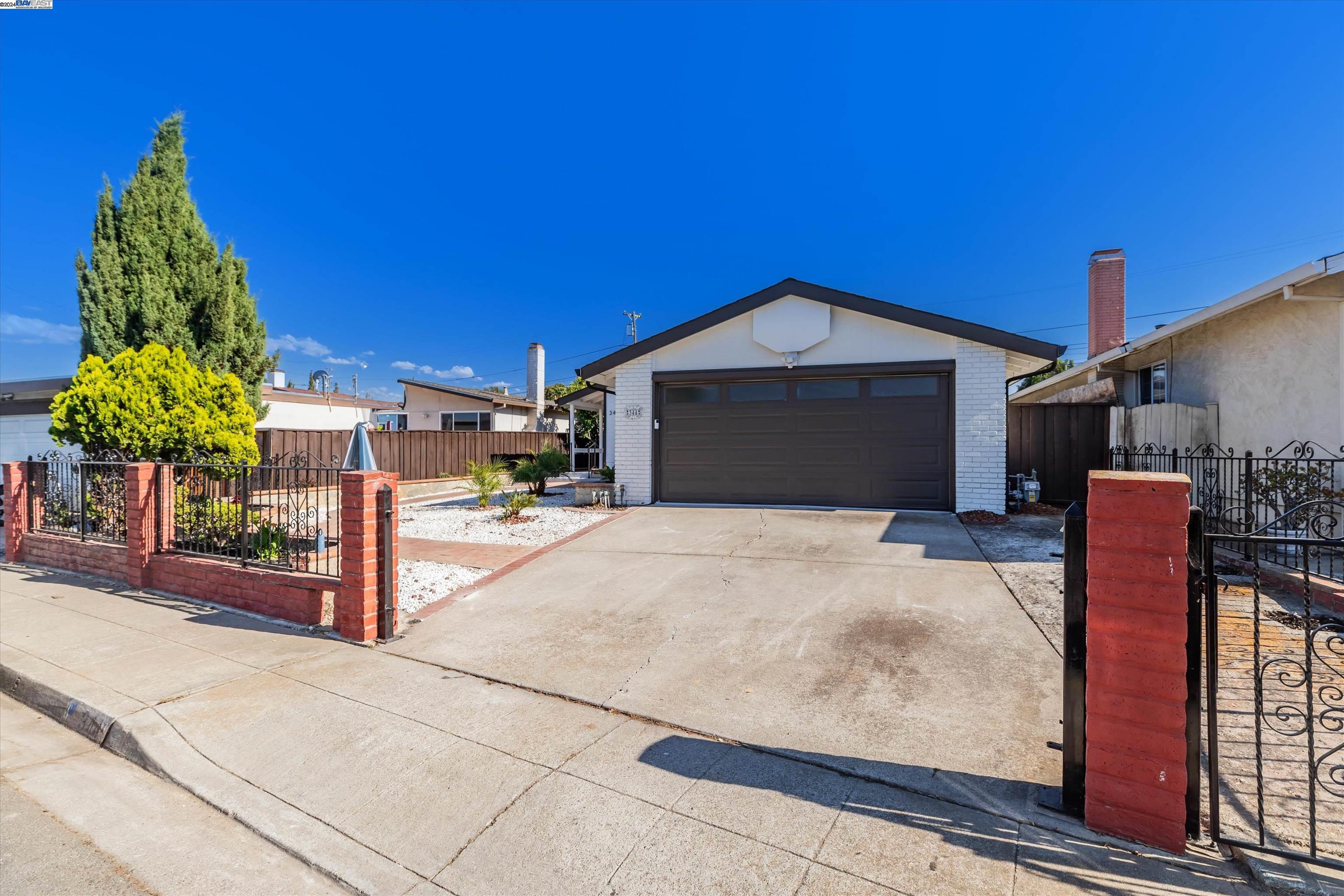 344 Silvertip Ct