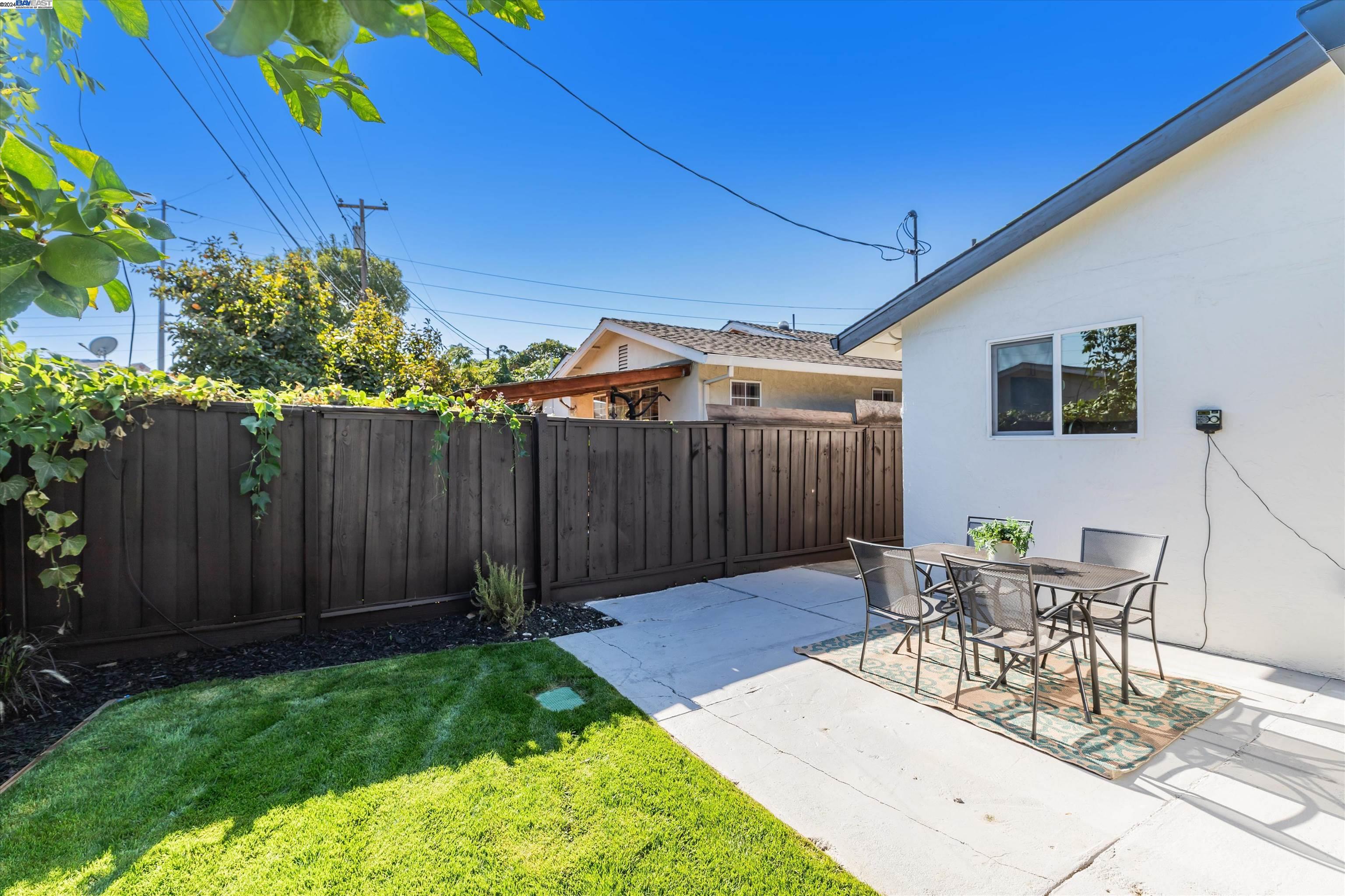 344 Silvertip Ct