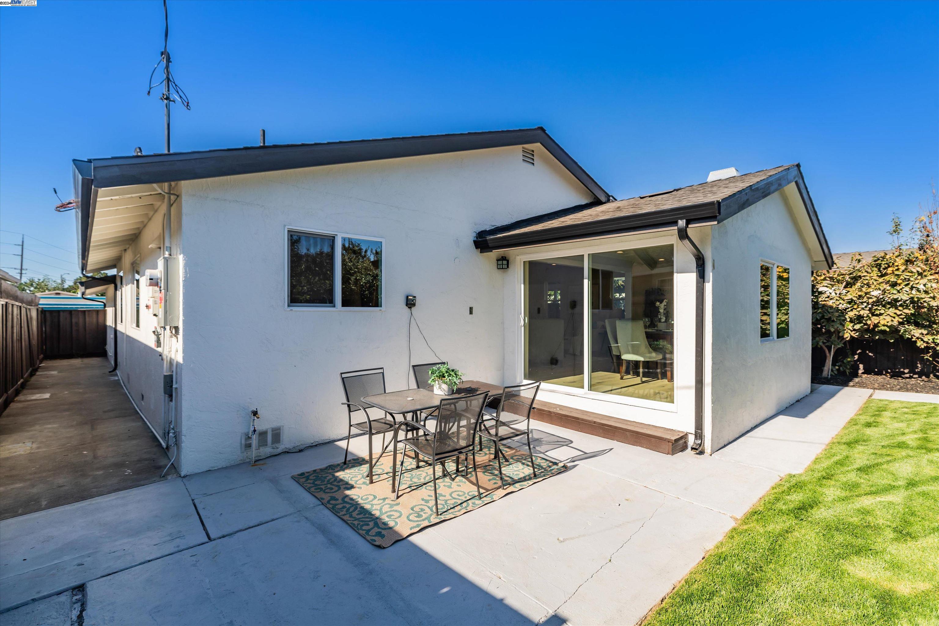 344 Silvertip Ct