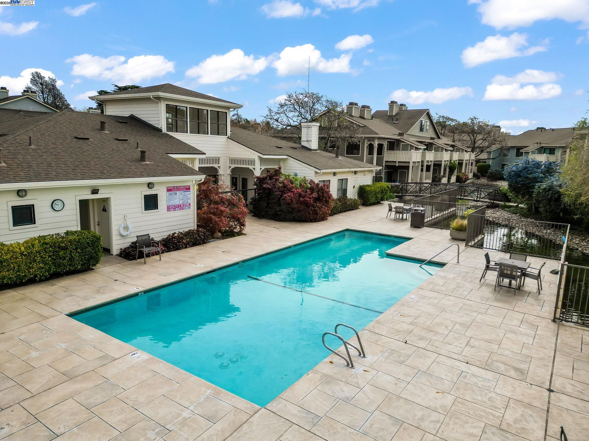 67 Lakeshore Ct