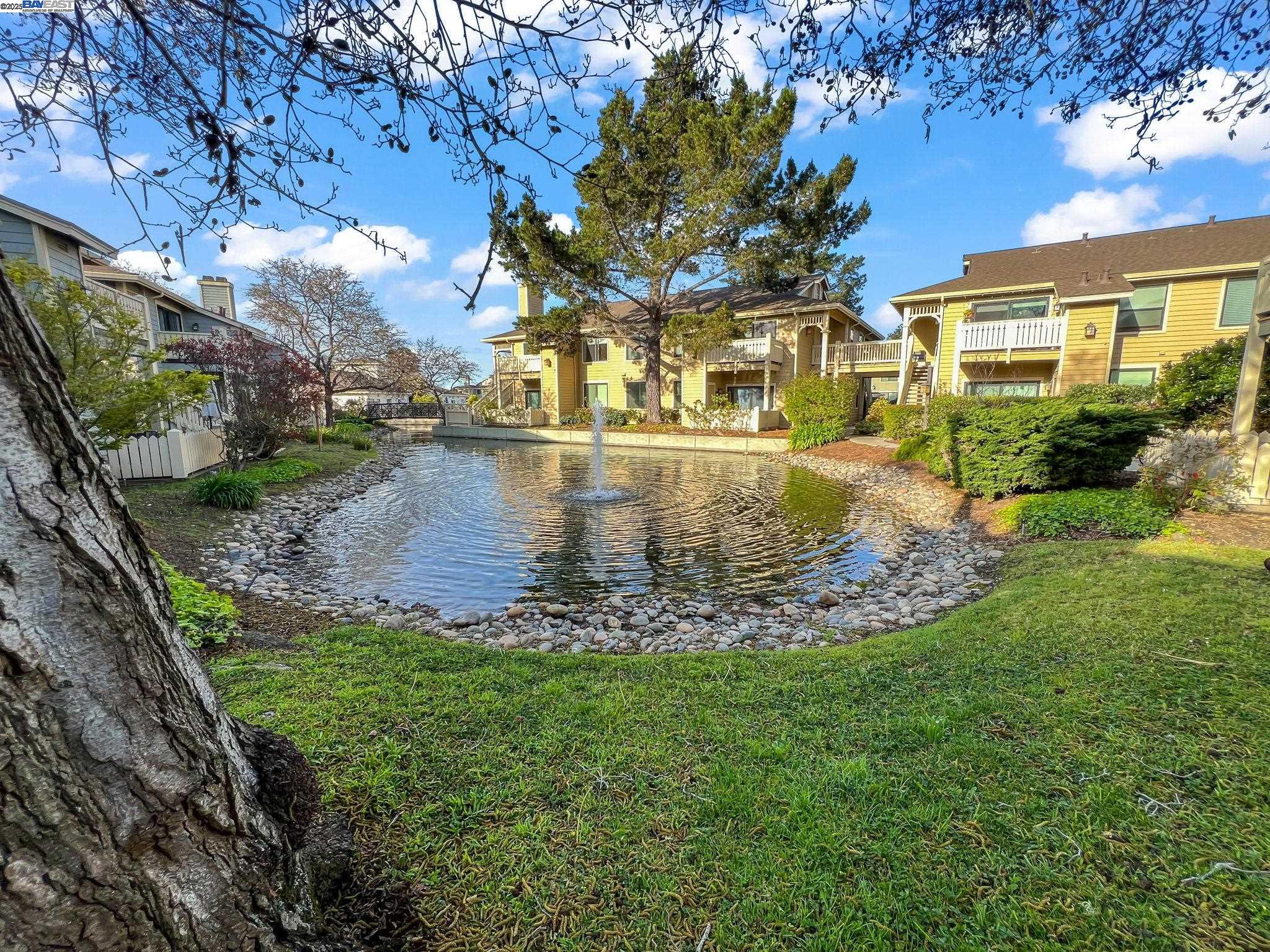 67 Lakeshore Ct