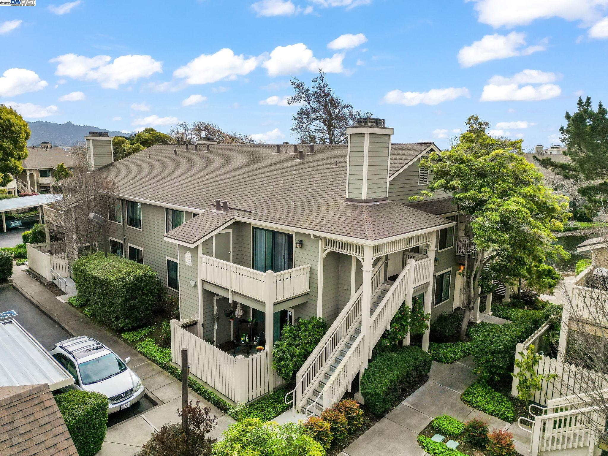 67 Lakeshore Ct