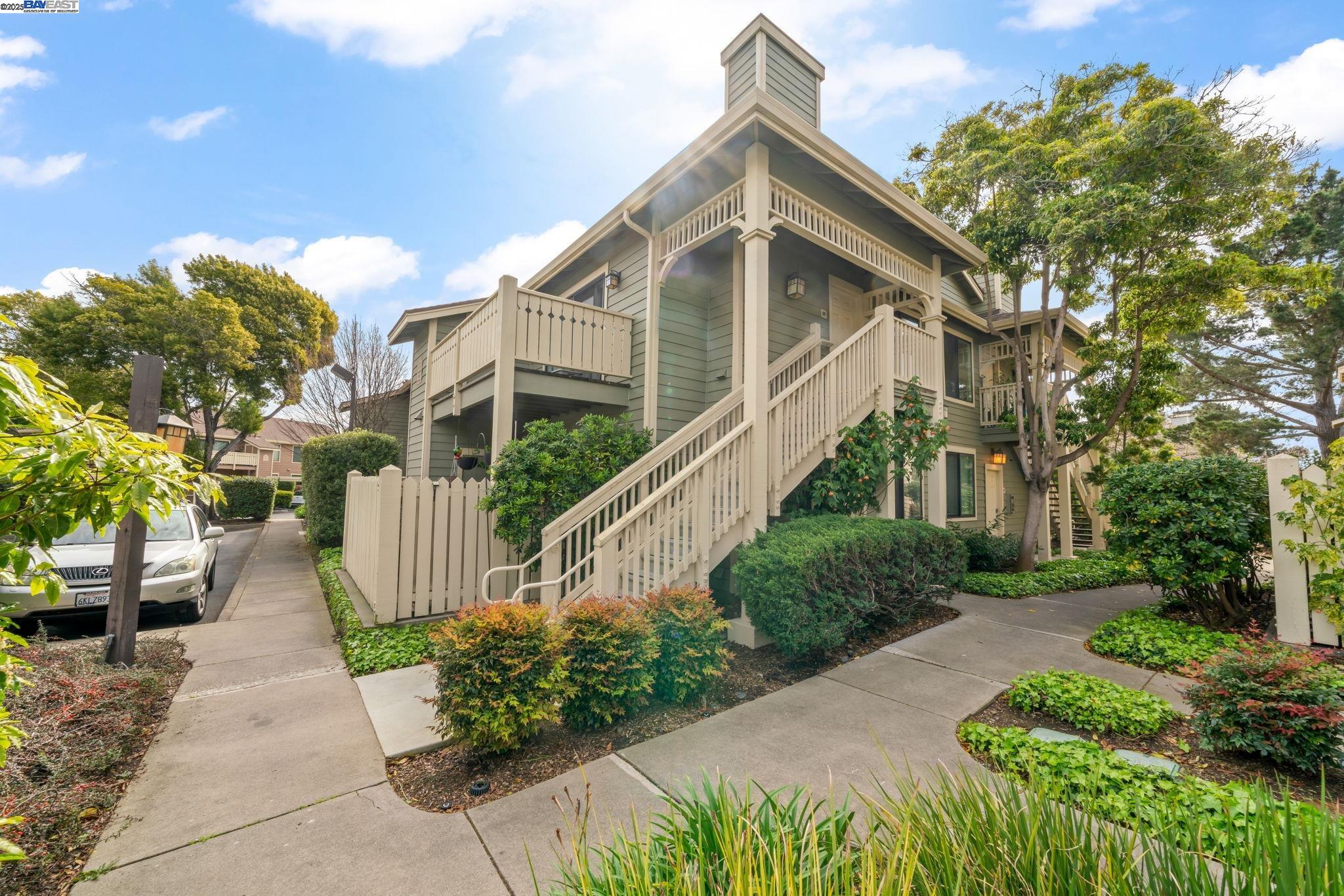 67 Lakeshore Ct