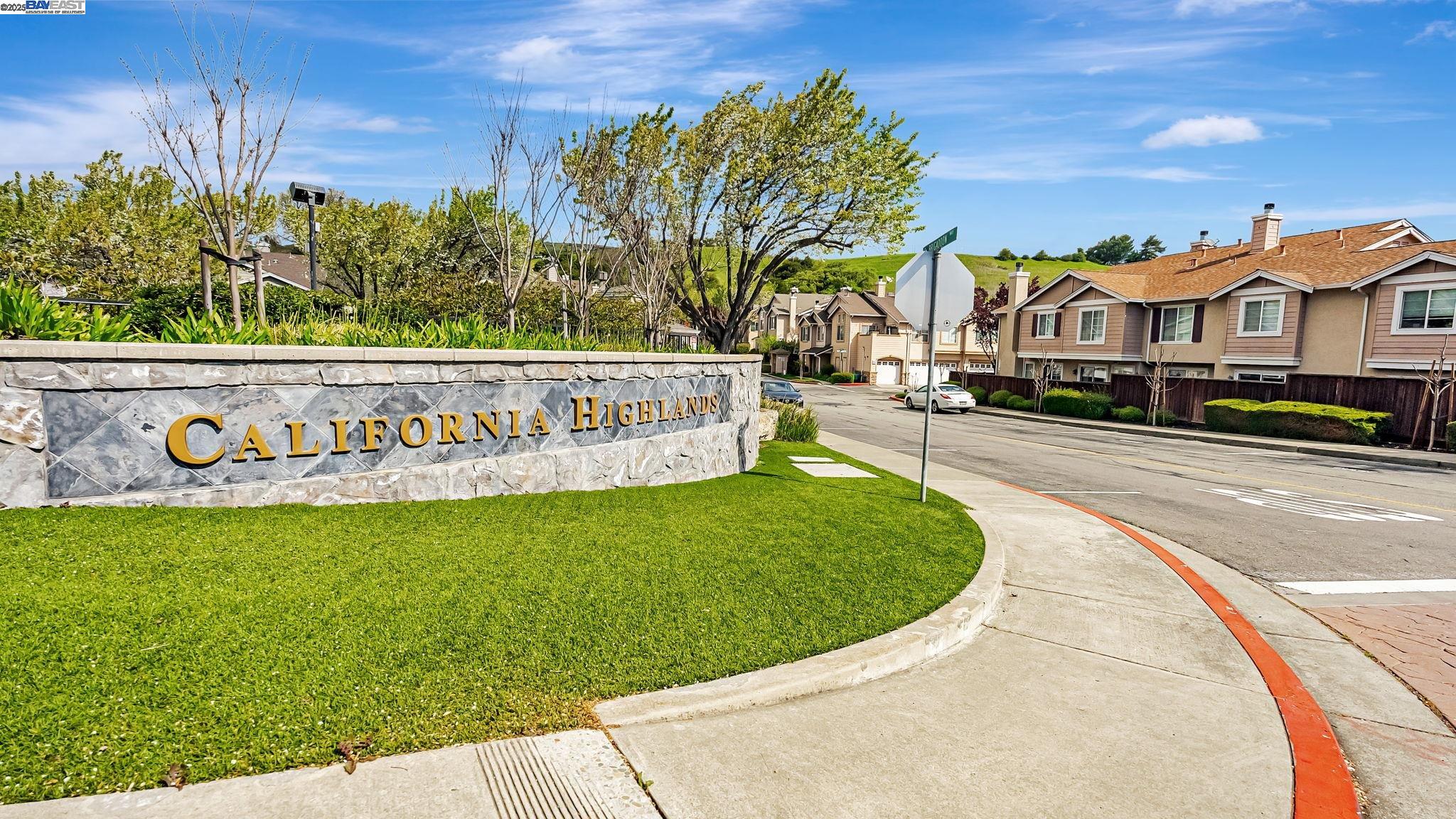 10890 Glengarry Ln