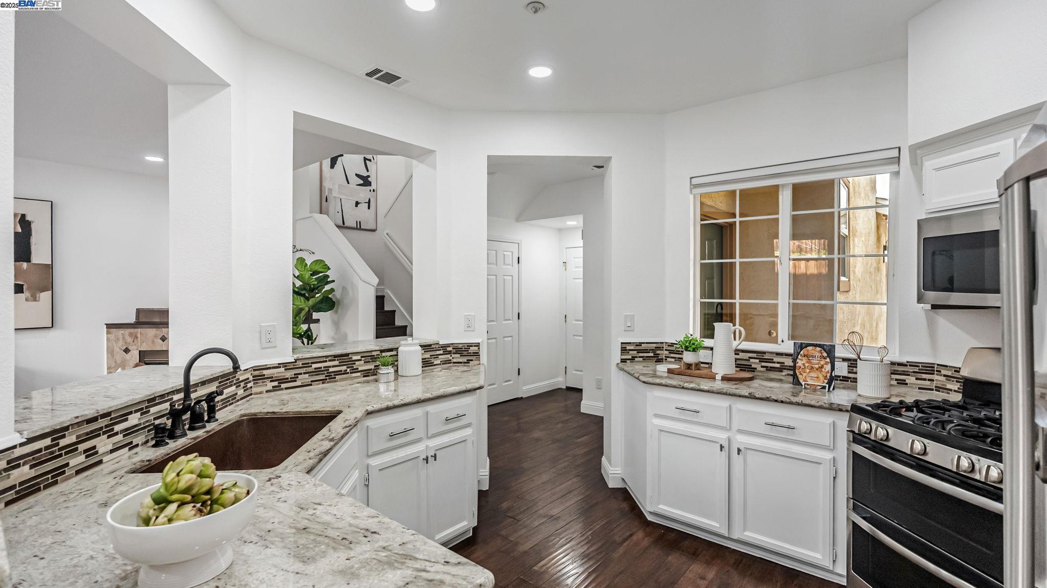 10890 Glengarry Ln